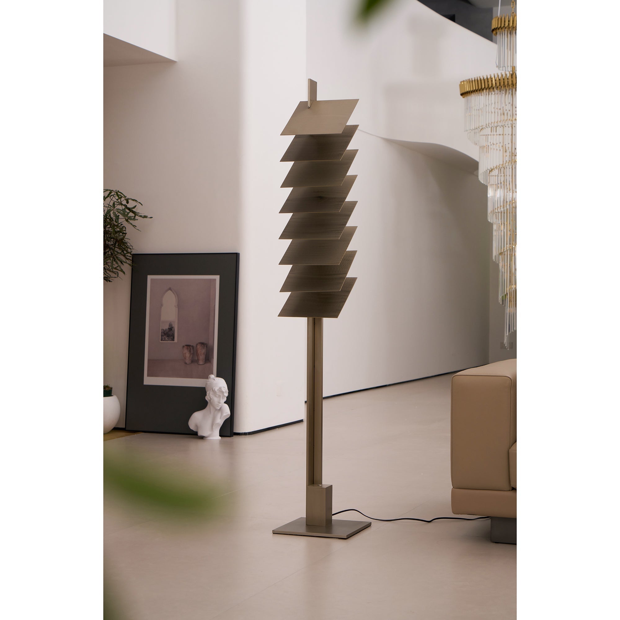 Lira Floor Lamp
