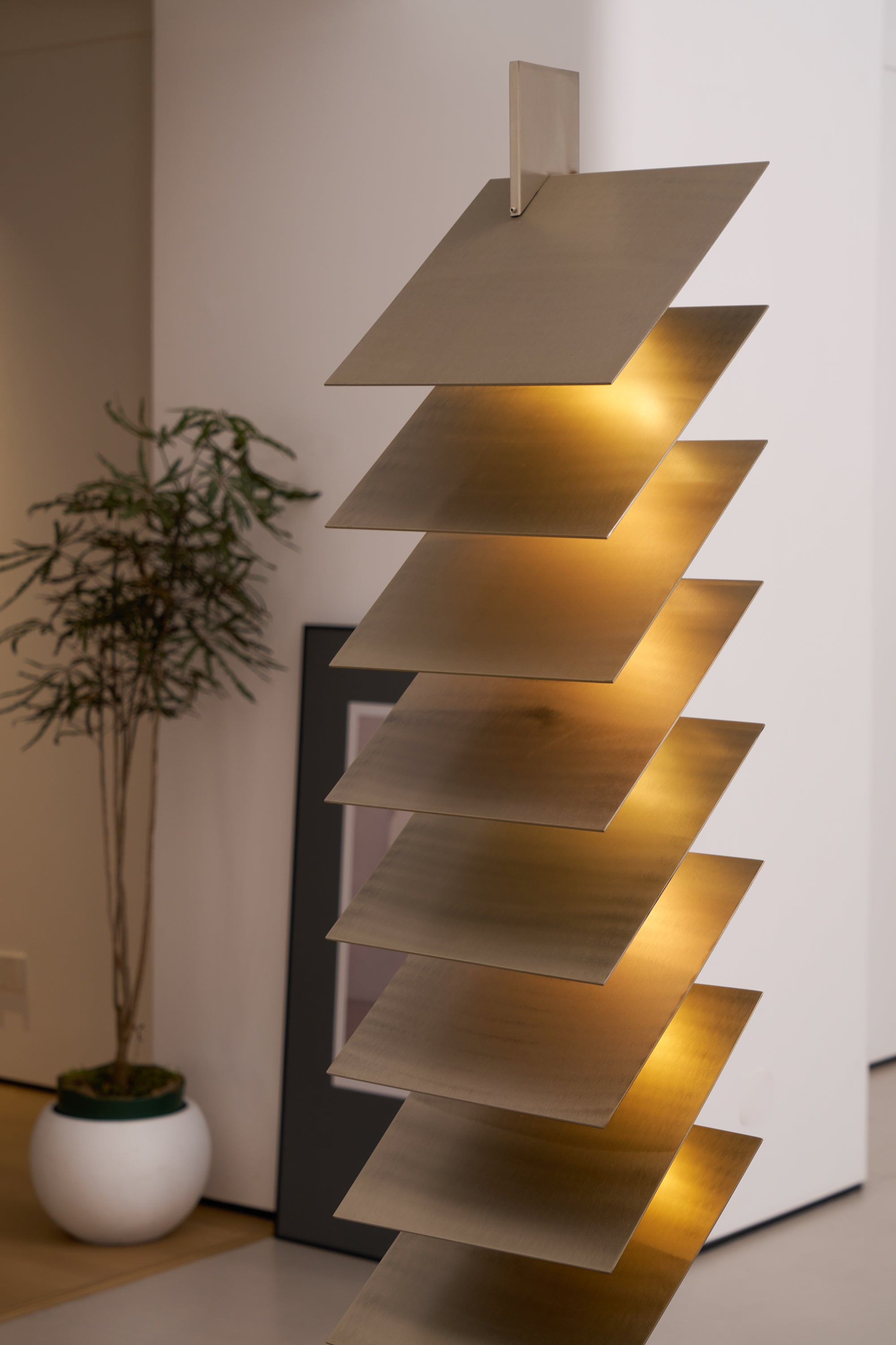 Lira Floor Lamp