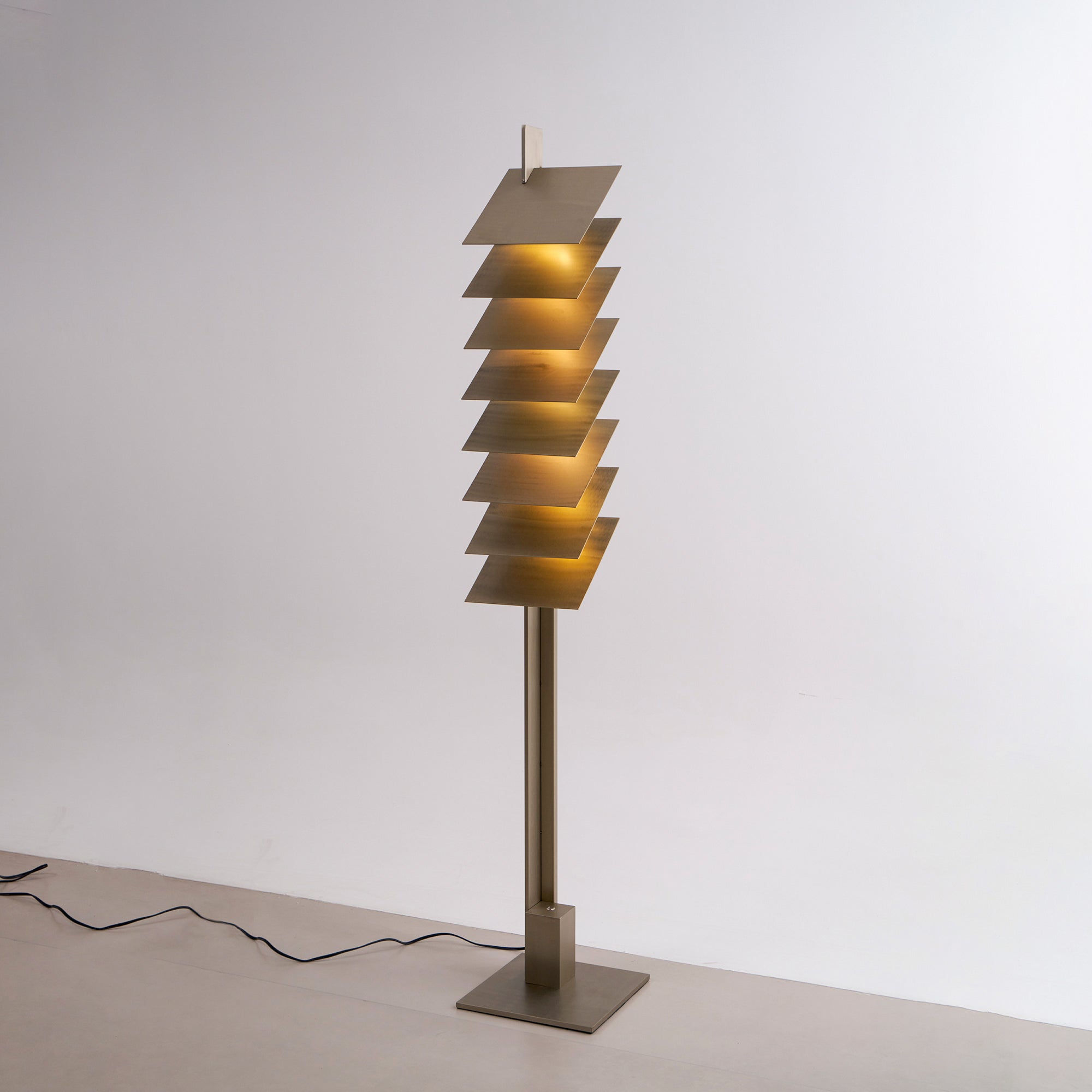 Lira Floor Lamp