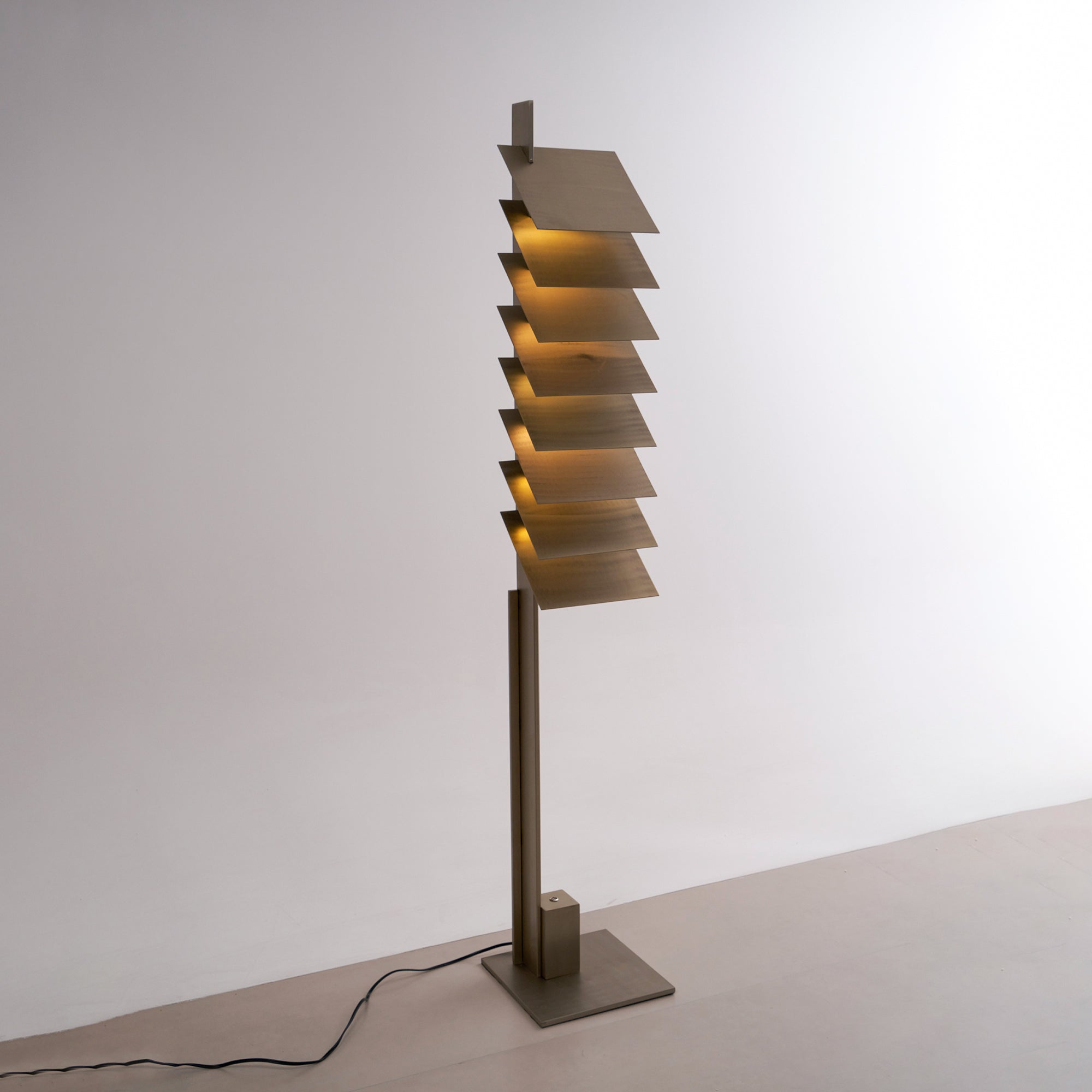 Lira Floor Lamp
