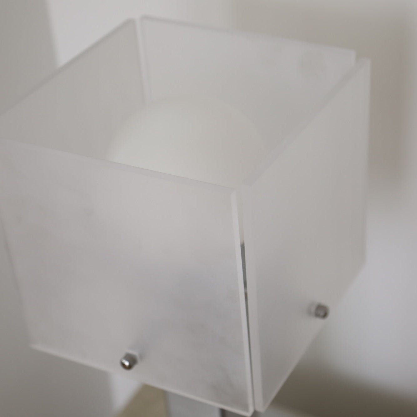 Beam Steel Acrylic Table Lamp-Neutral Decor