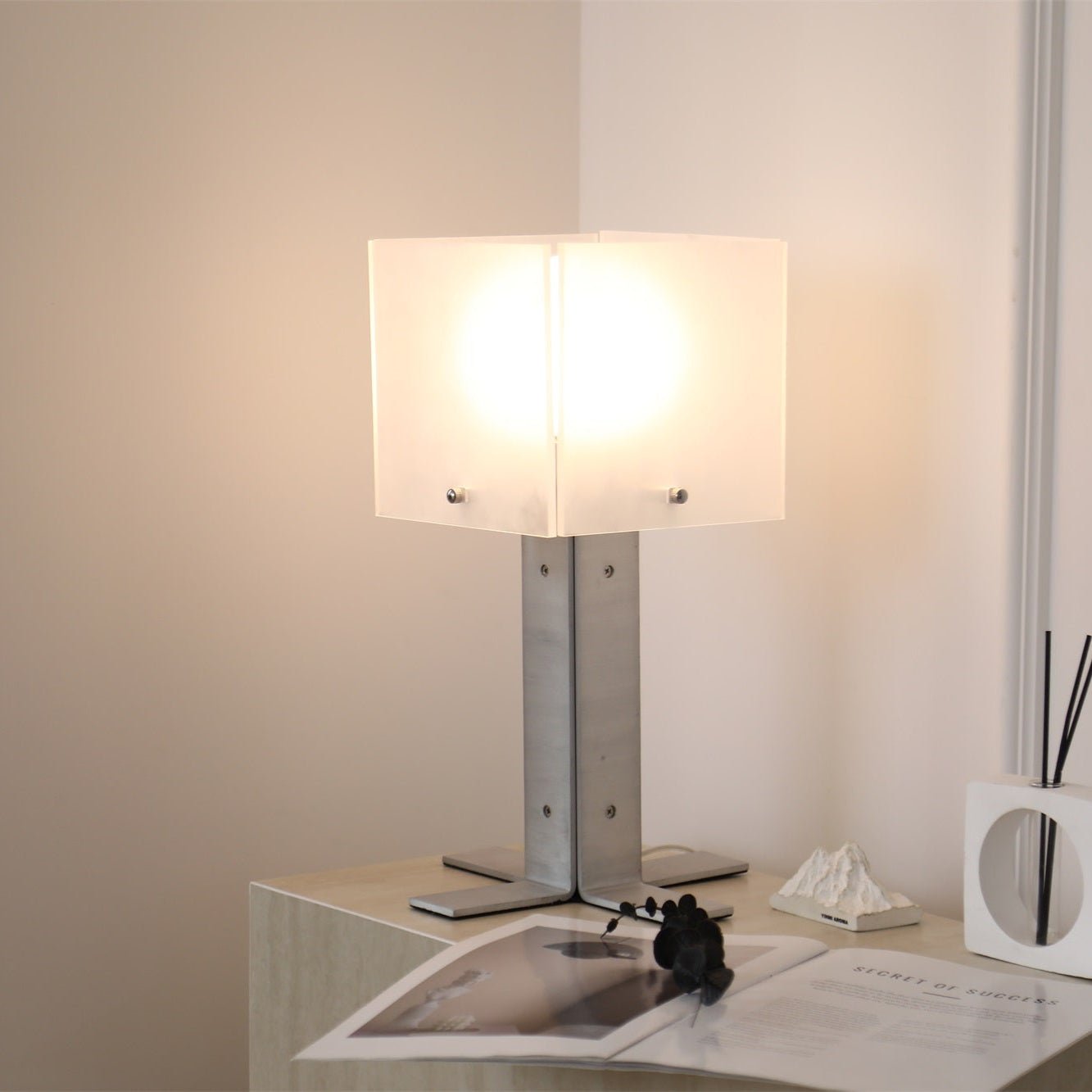 Beam Steel Acrylic Table Lamp-Neutral Decor