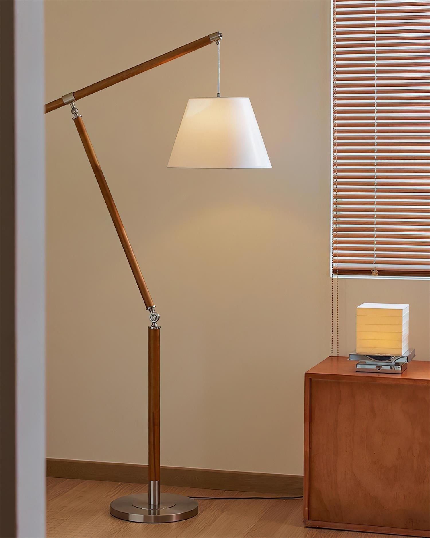 Lorien Floor Lamp
