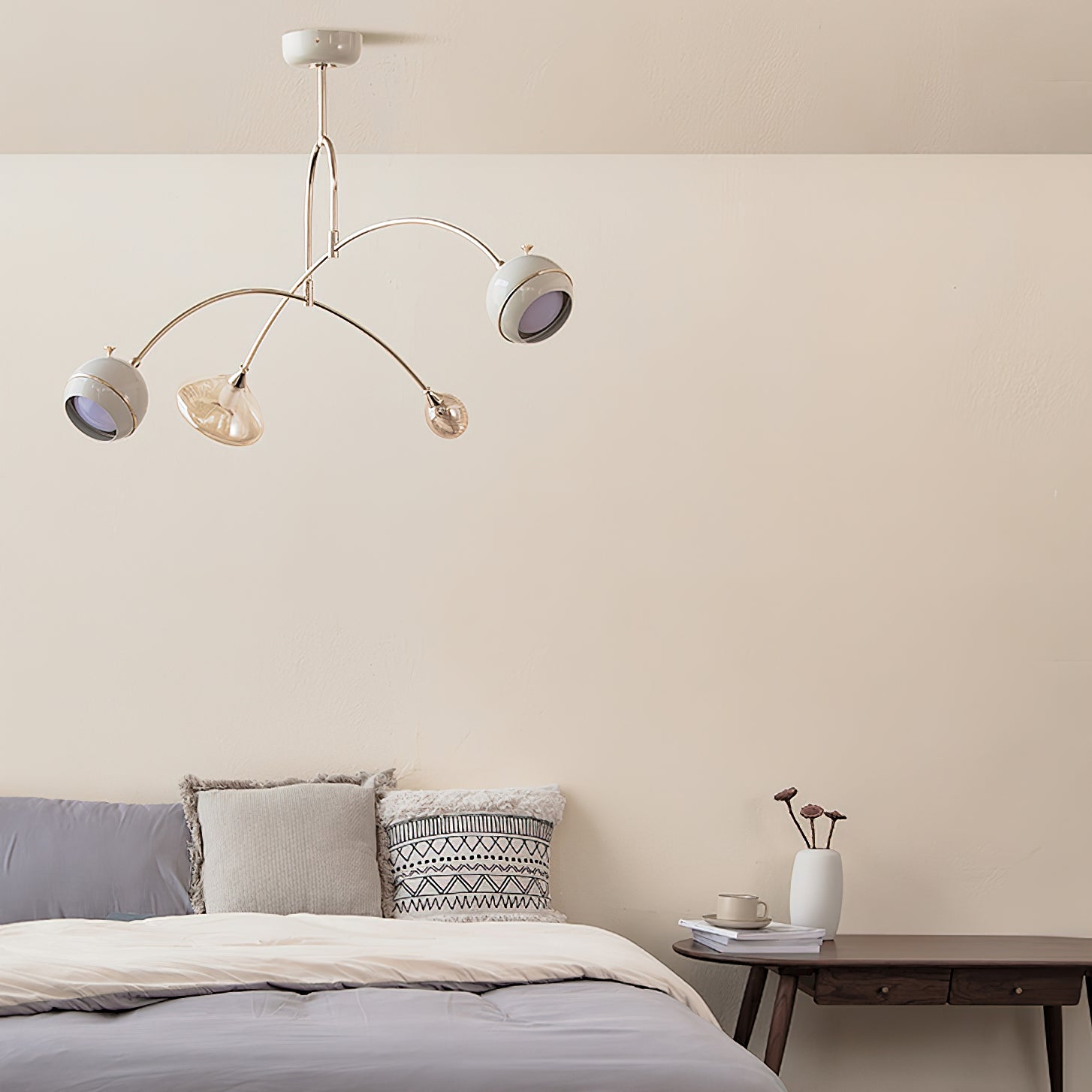 Lustra Chandelier Green Sci-Fi Elegant-Neutral Decor