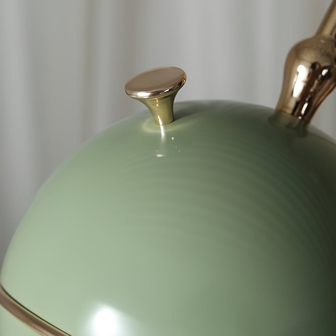 Lustra Chandelier Green Sci-Fi Elegant-Neutral Decor