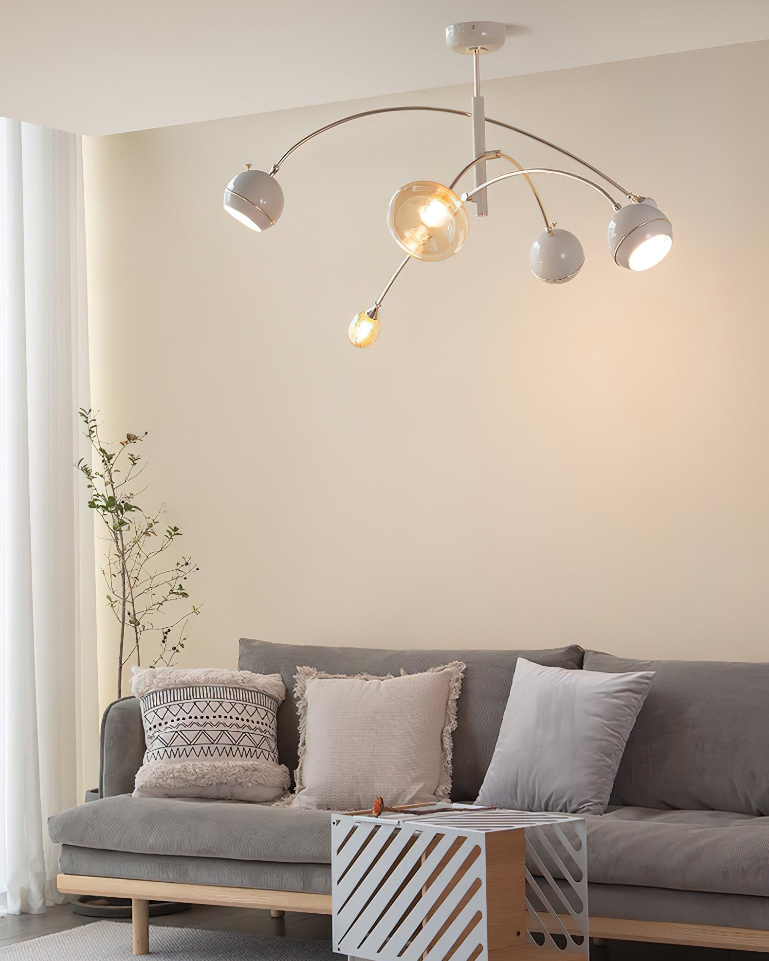 Lustra Chandelier Green Sci-Fi Elegant-Neutral Decor