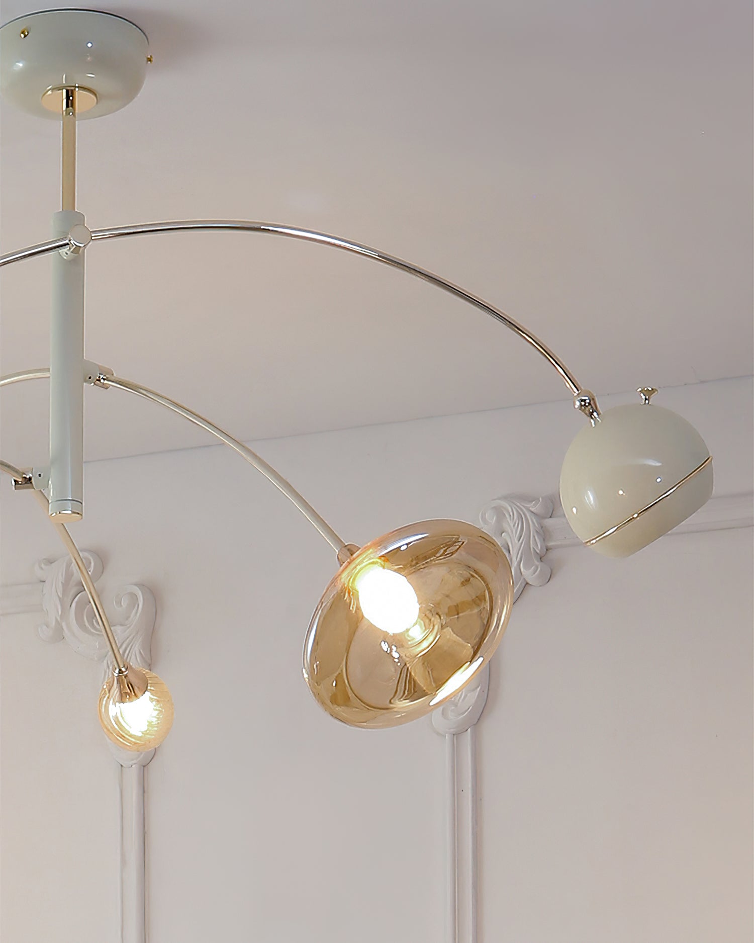 Lustra Chandelier Green Sci-Fi Elegant-Neutral Decor