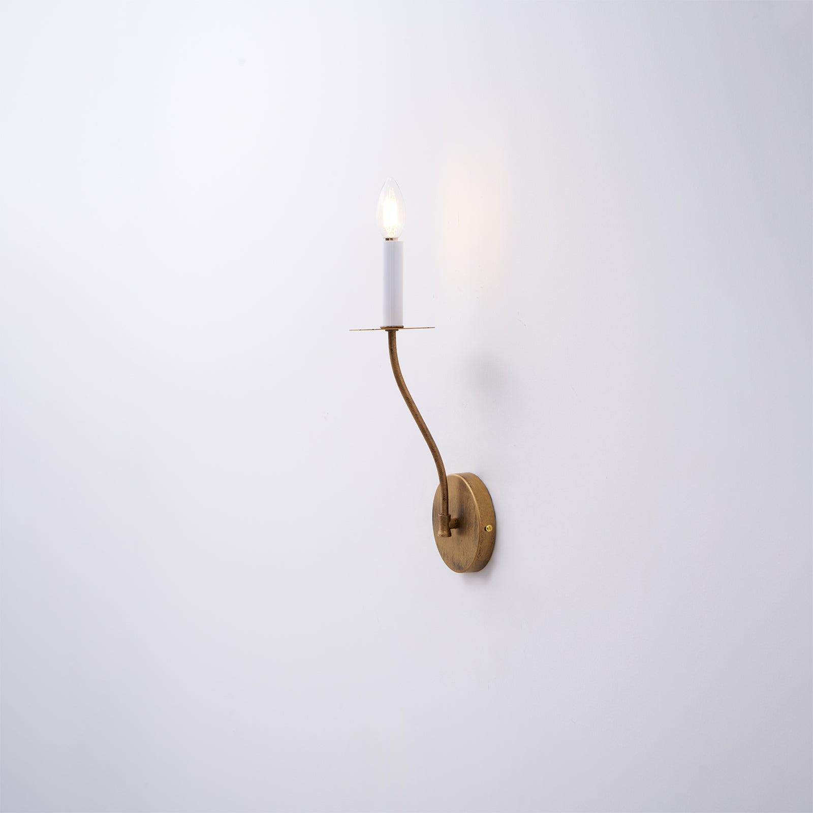 Eirikuvyh Modern Minimalist Vintage Industrial Metal Wall Lamp