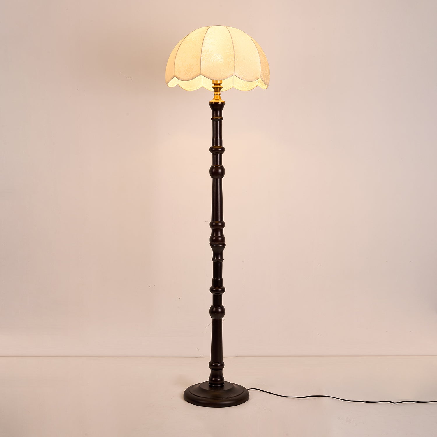 Maverick Vintage Wood Floor Light-Neutral Decor
