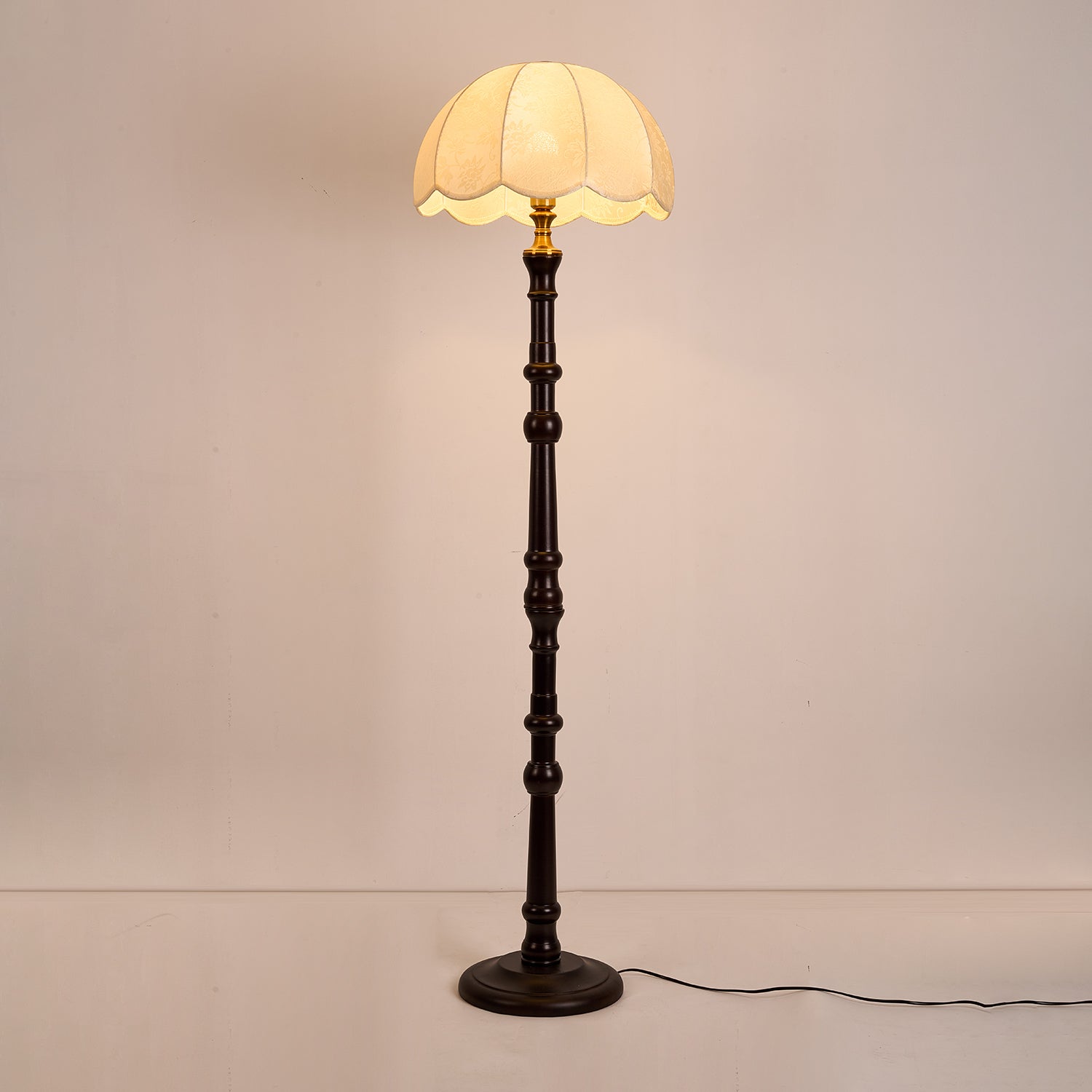 Maverick Vintage Wood Floor Light-Neutral Decor