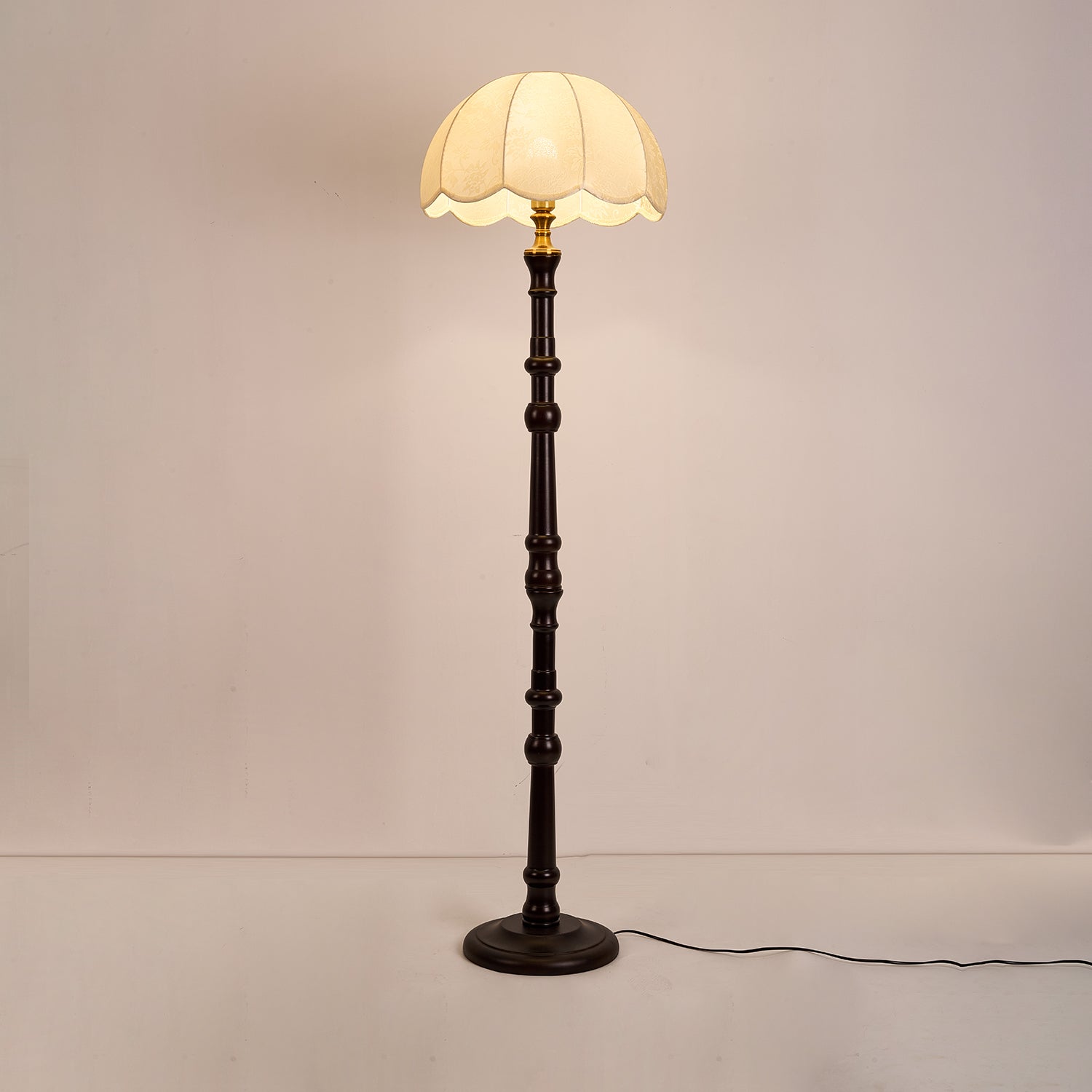 Maverick Vintage Wood Floor Light-Neutral Decor