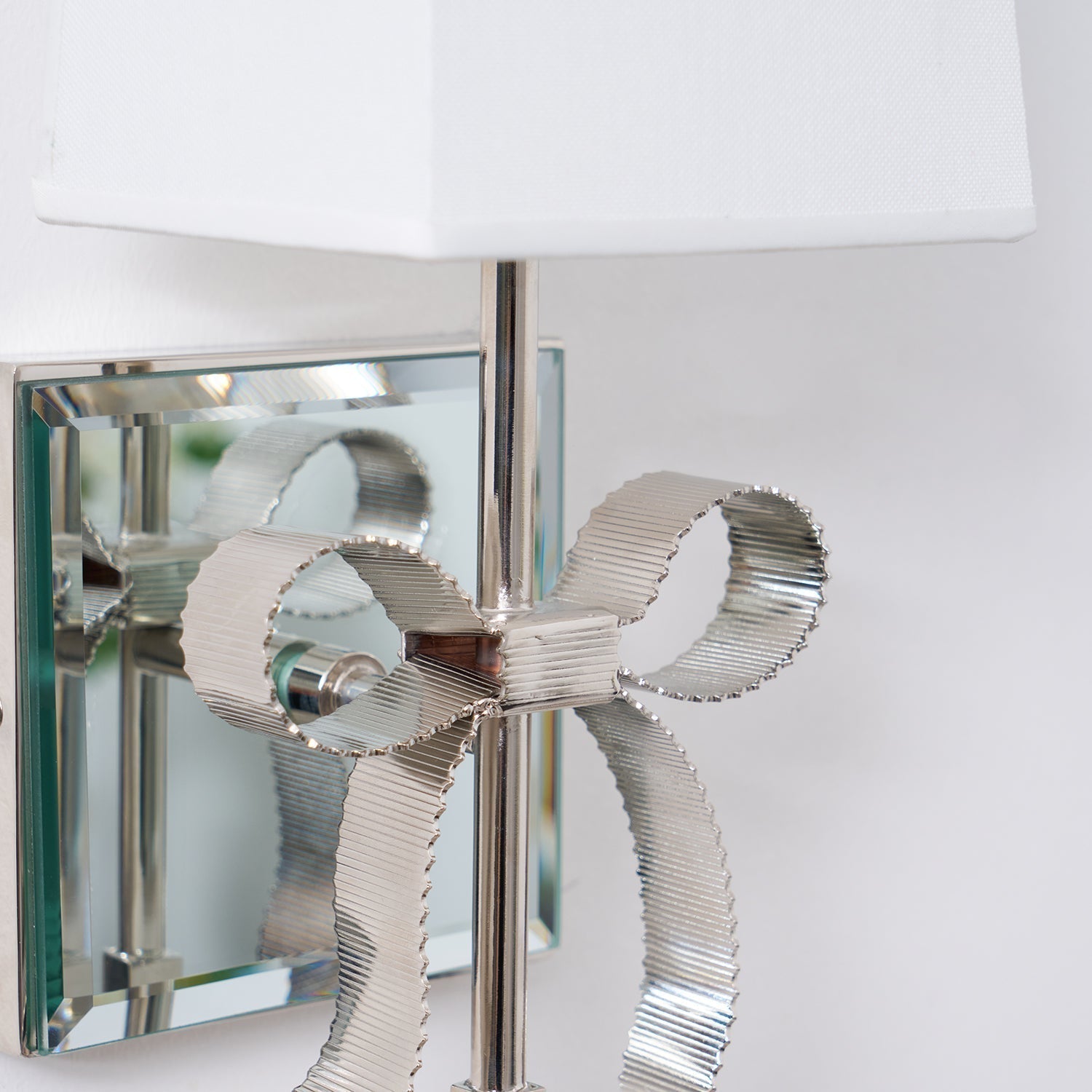 Veskin Bow Wall Sconce-Neutral Decor