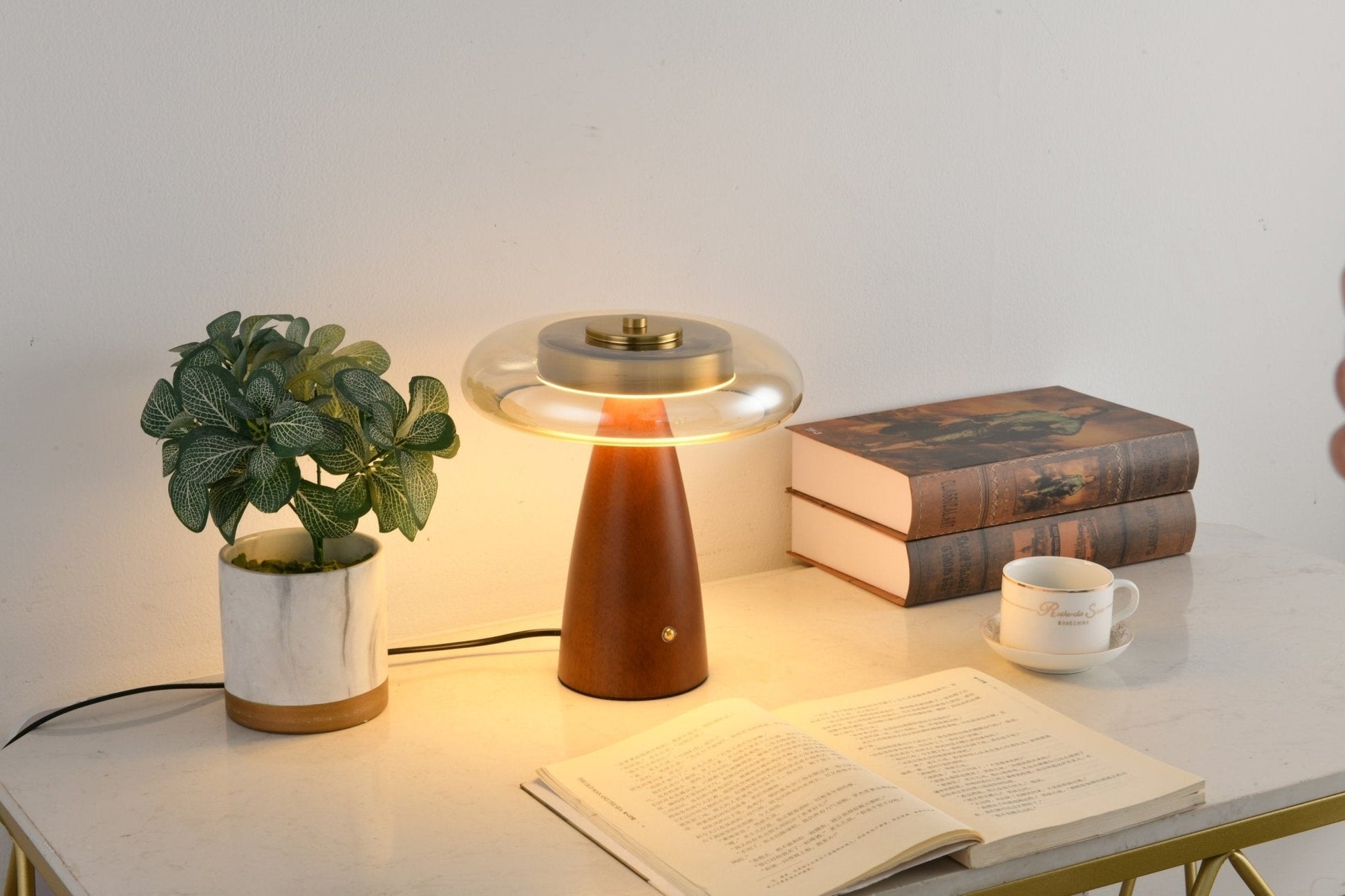 Mushroom Retro Glass Table Lamp-Neutral Decor