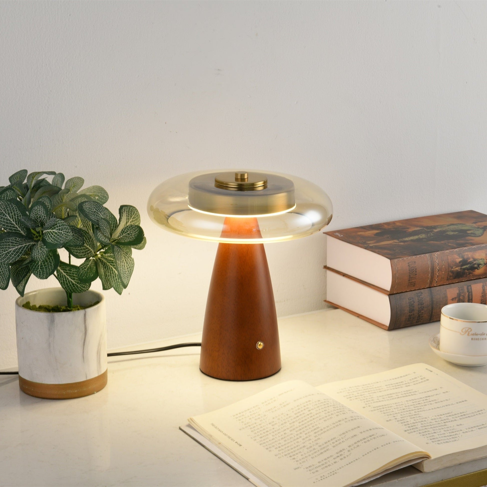 Mushroom Retro Glass Table Lamp-Neutral Decor