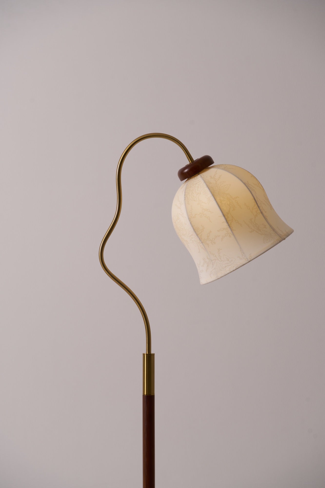 Elysia Classic Wood Floor Lamp-Neutral Decor