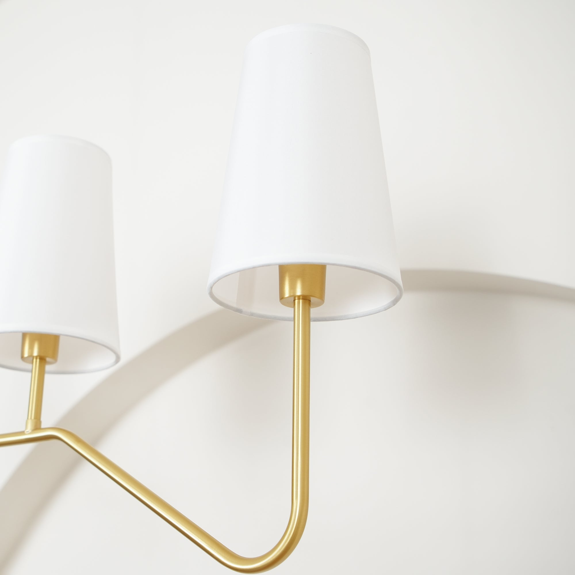 Lustra Chandelier Brass Curved Beige Linear-Neutral Decor