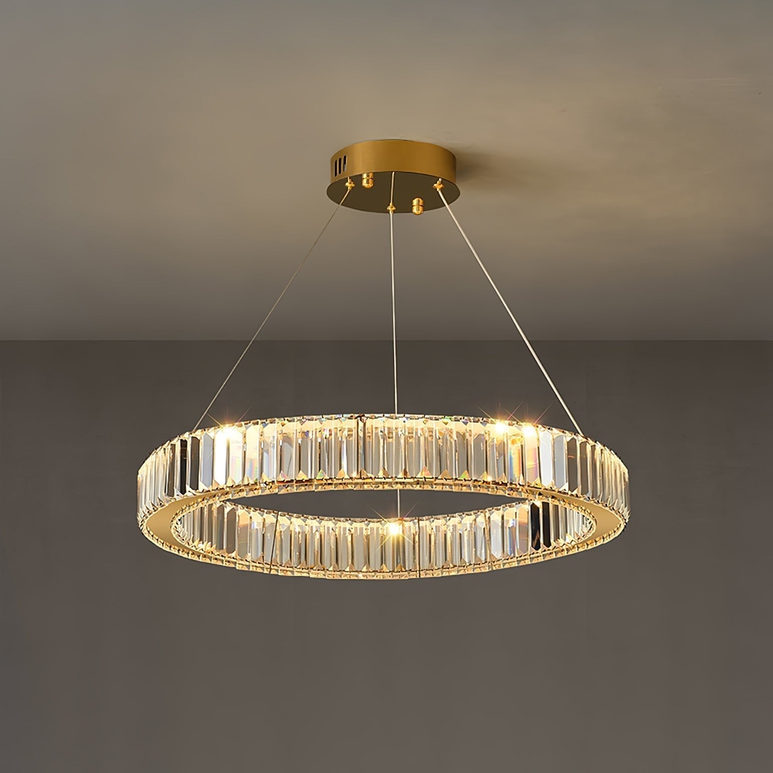 Lustra Chandelier Gold Crystal Ring-Neutral Decor