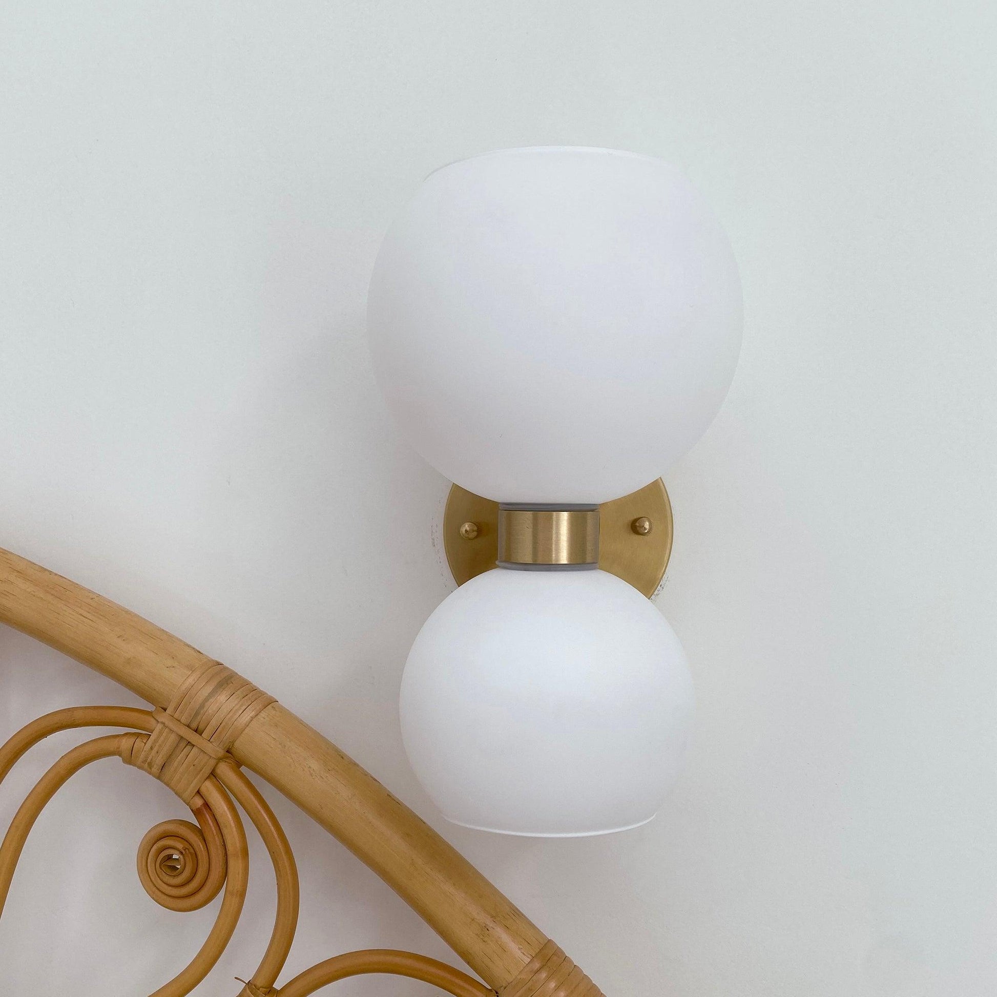Umarion Round Pearl Glass Sconce Wall lamp-Neutral Decor