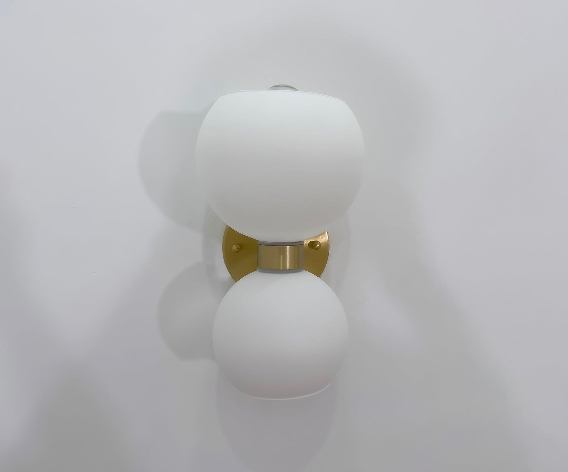 Umarion Round Pearl Glass Sconce Wall lamp-Neutral Decor