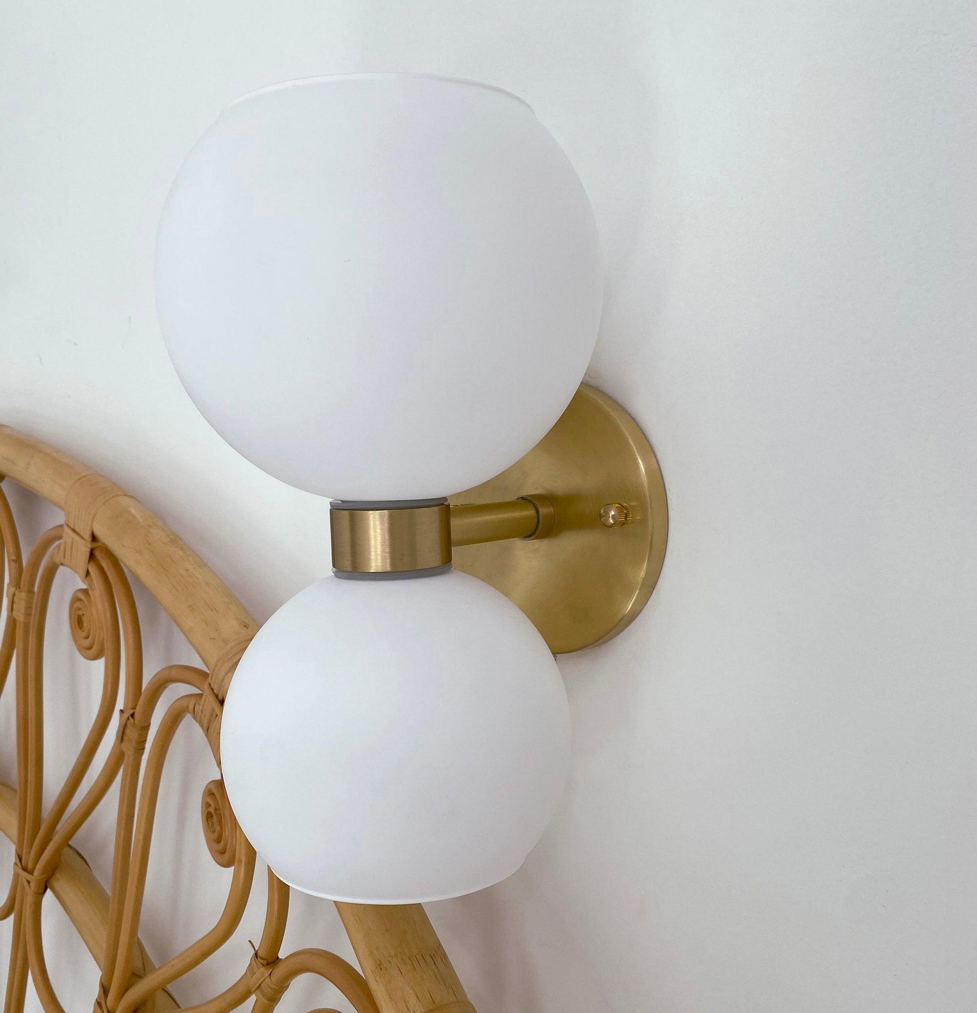 Umarion Round Pearl Glass Sconce Wall lamp-Neutral Decor