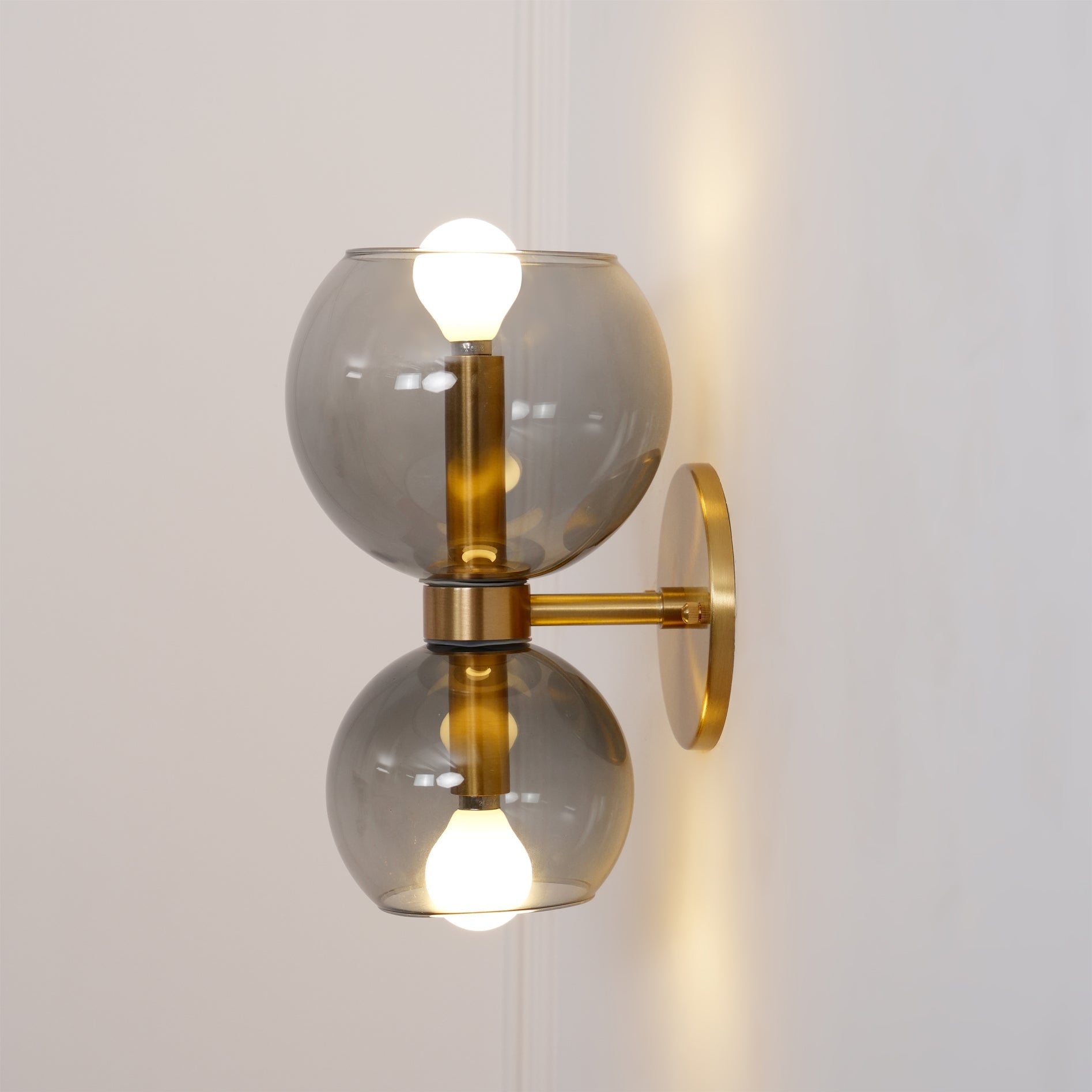 Umarion Round Pearl Glass Sconce Wall lamp-Neutral Decor