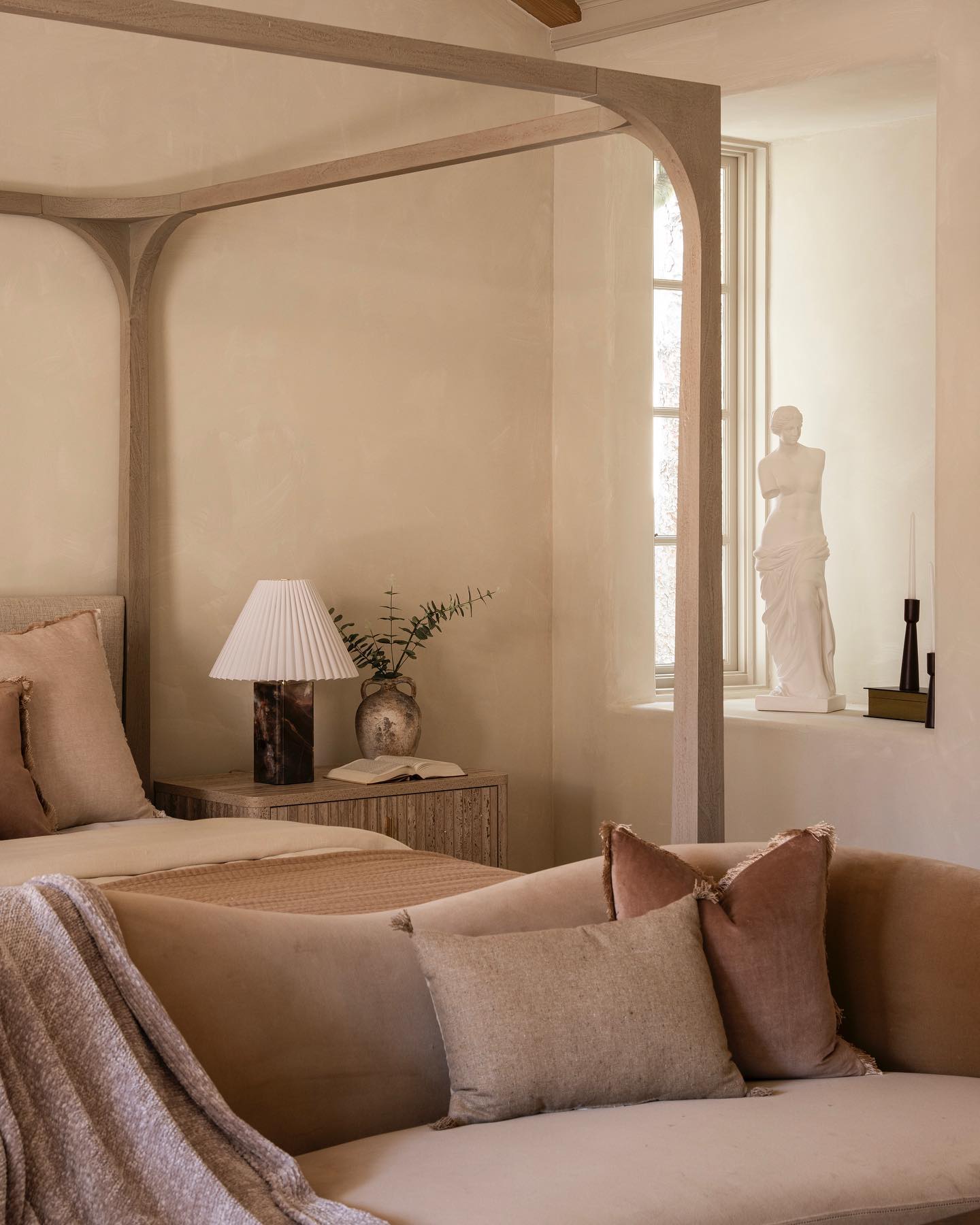 Bianca Table Lamp