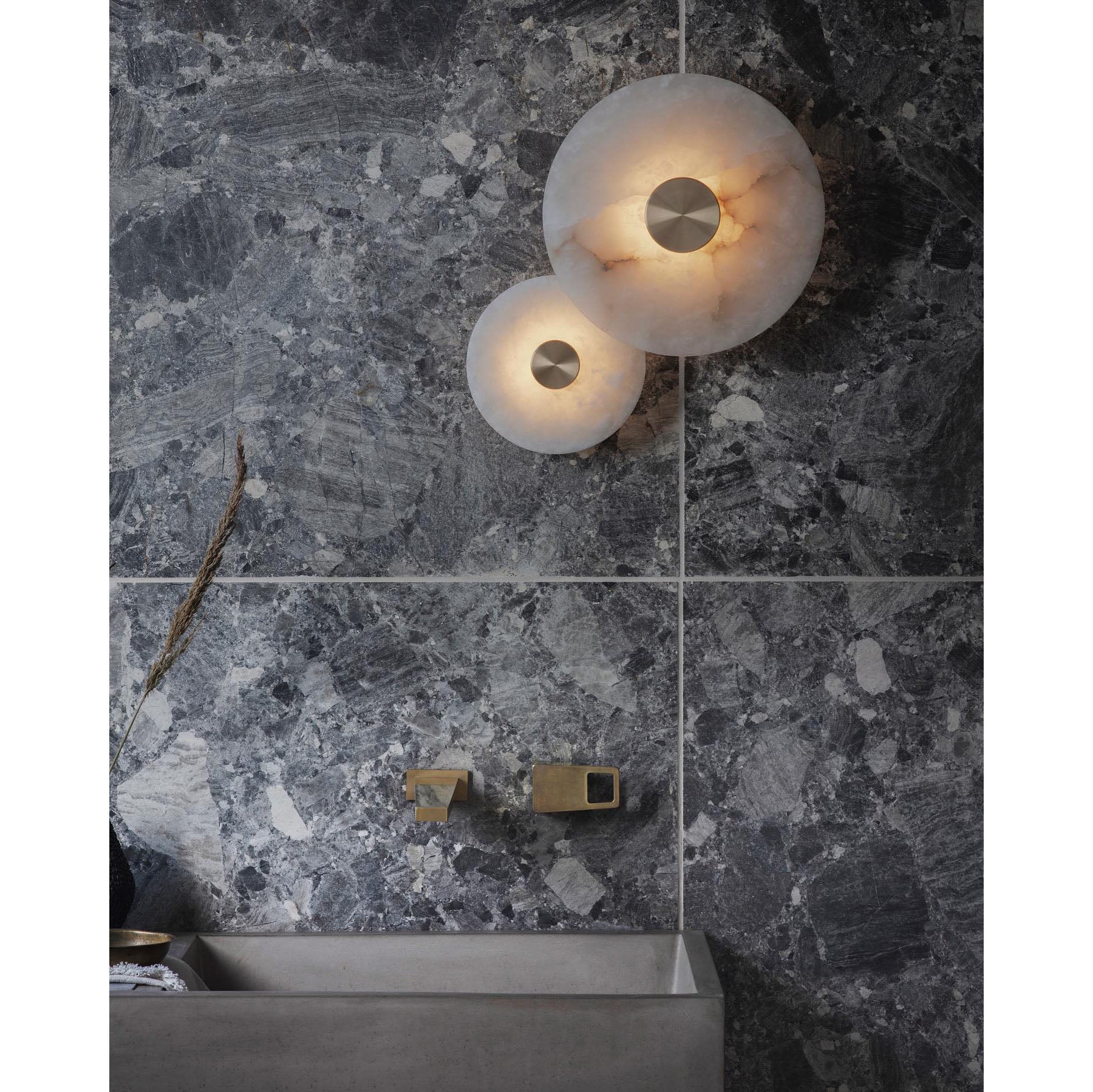 Ildvuvyu Alabaster Wall Lamp-Neutral Decor