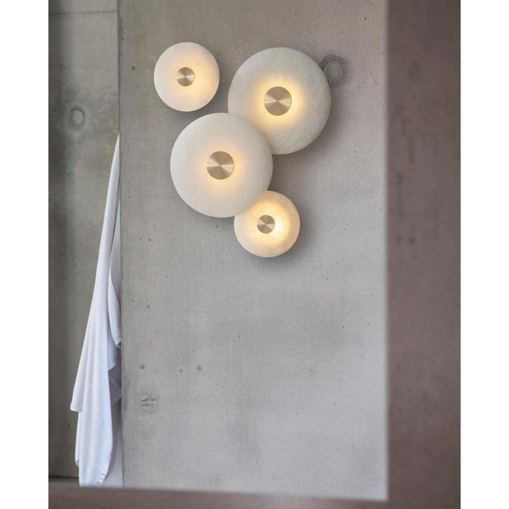 Ildvuvyu Alabaster Wall Lamp-Neutral Decor