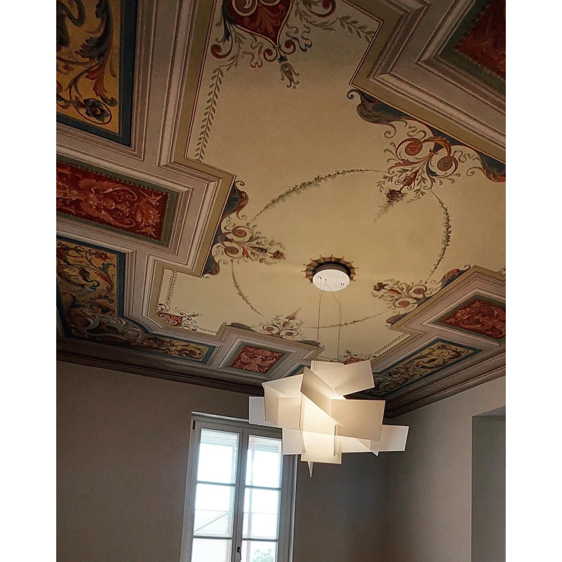 Vaelor Chandelier