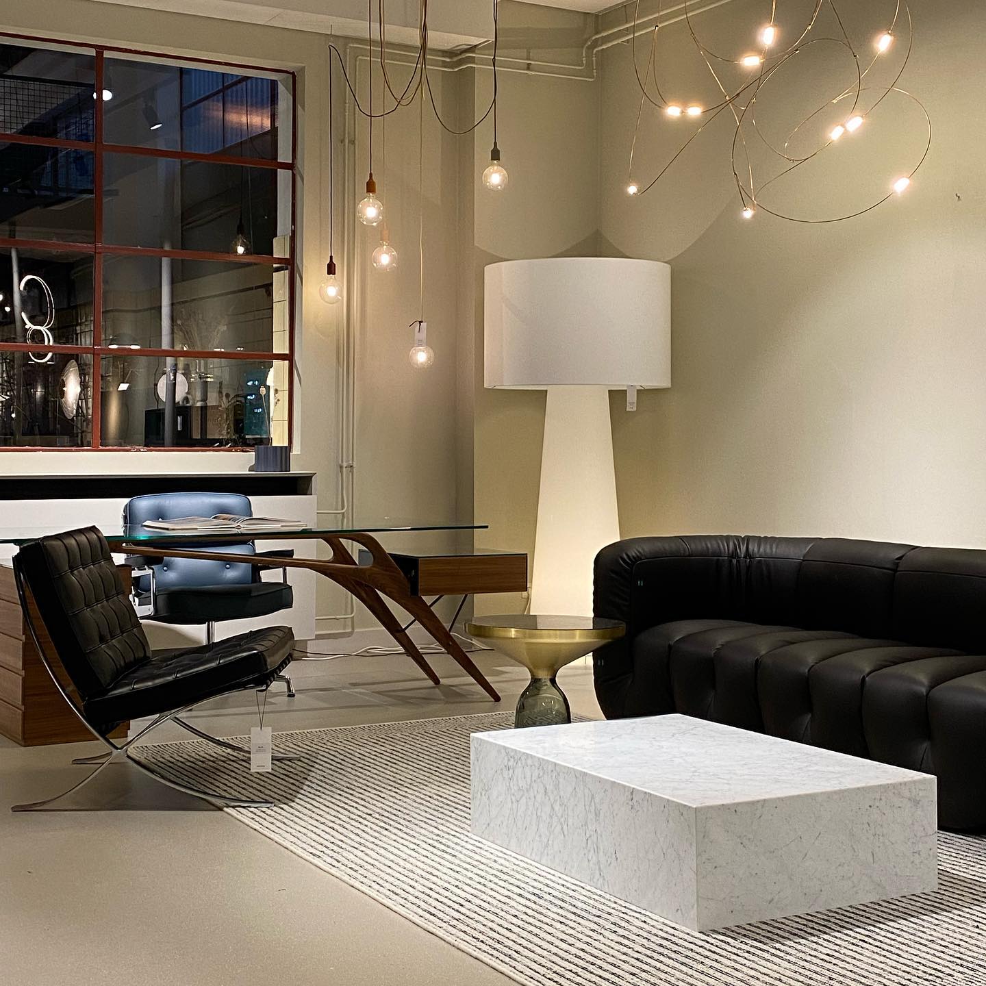 Sylva Floor Light