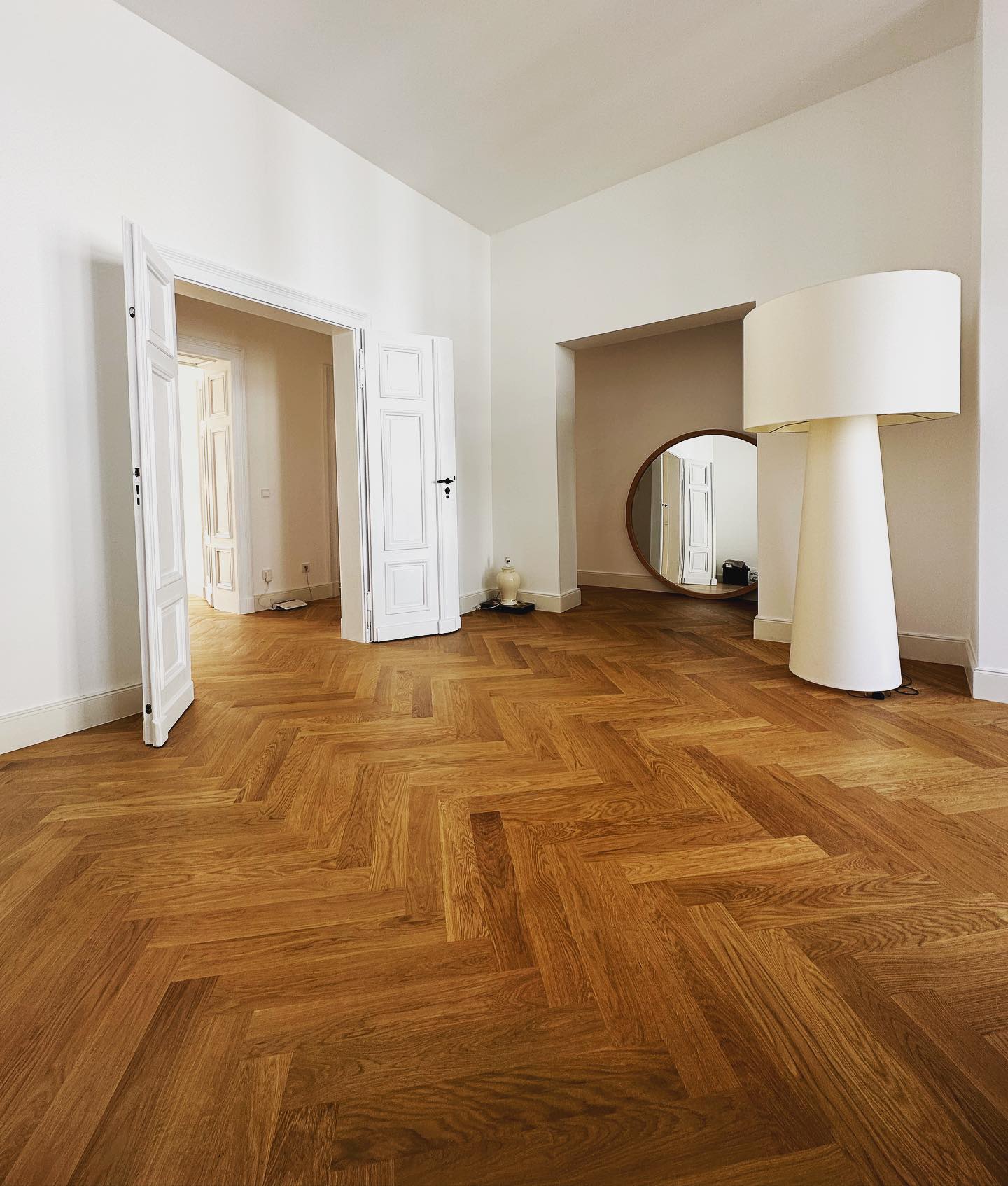 Sylva Floor Light