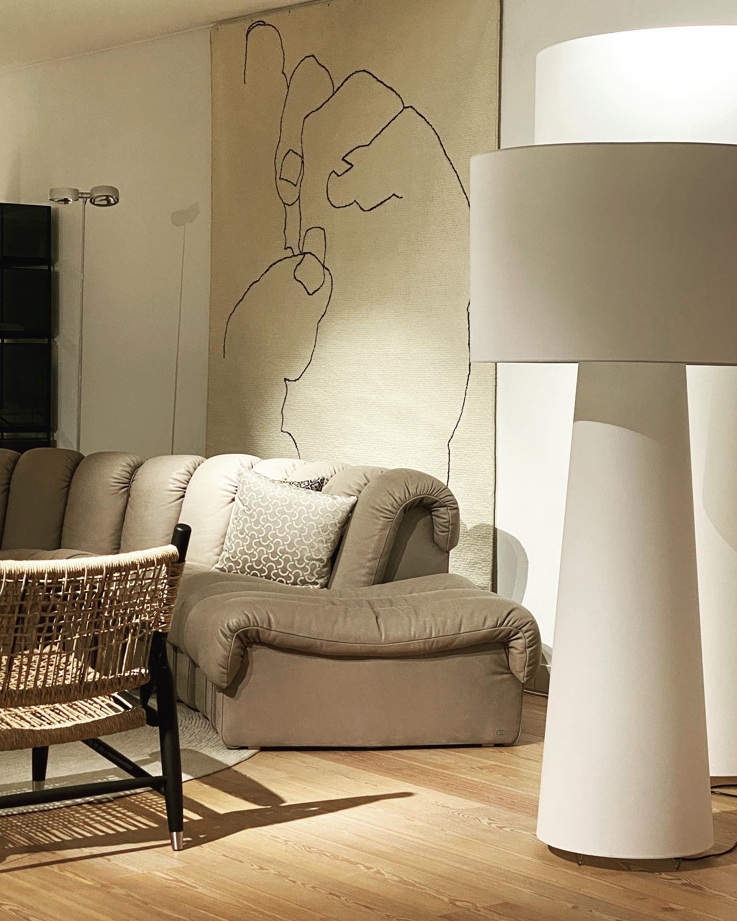 Sylva Floor Light