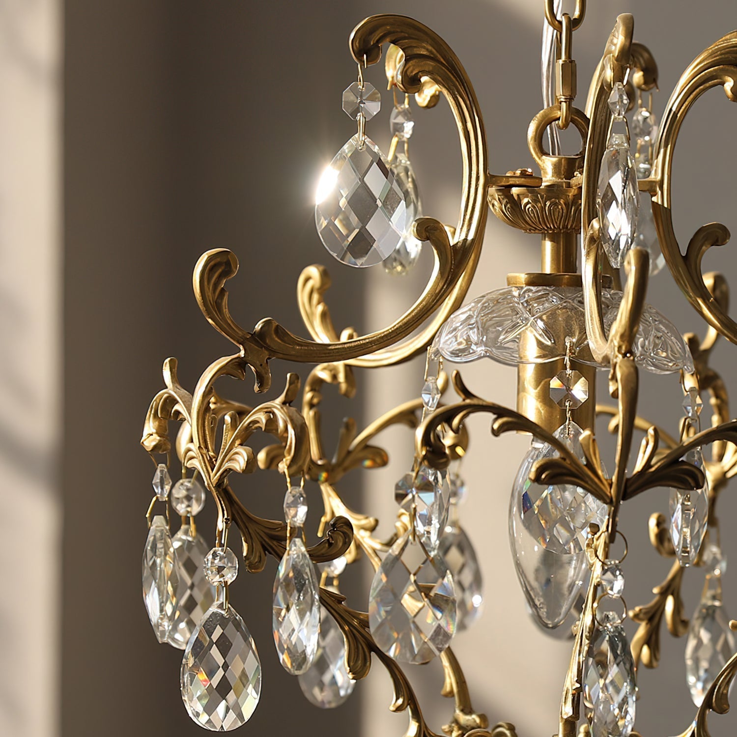 Dimensional drawing of the pendant light: Dia 36cm x H 40cm.