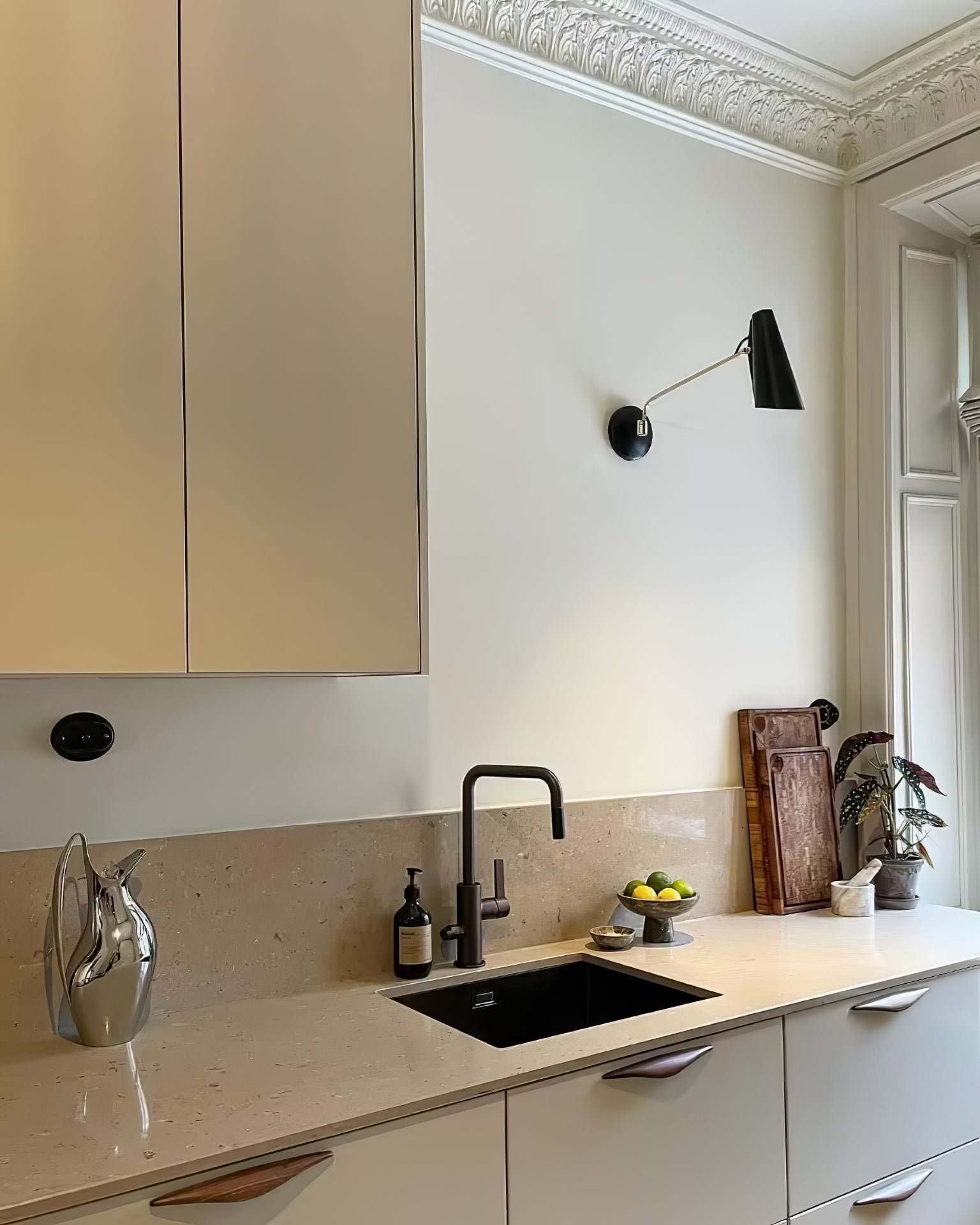 Cedoria Modern Minimalist Birdy Wall Lamp-Neutral Decor