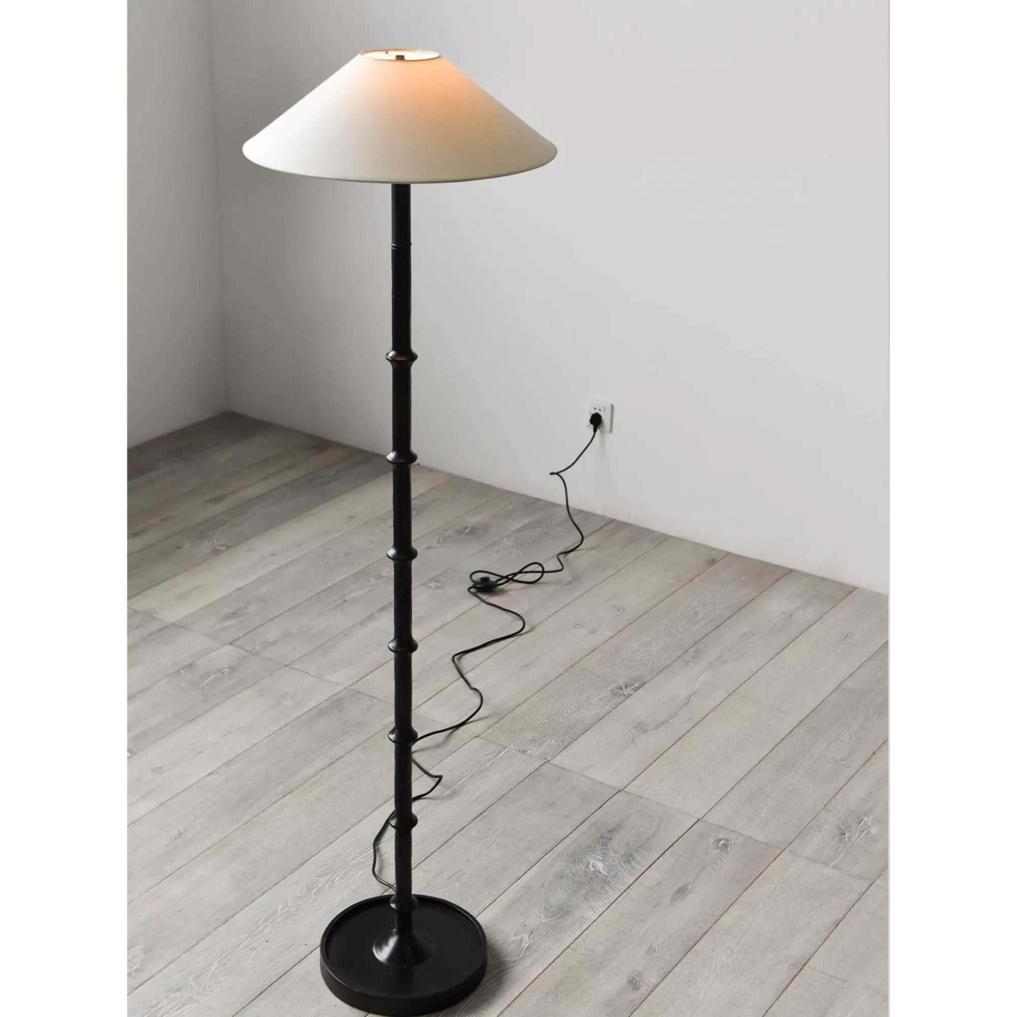 Leander Floor Lamp