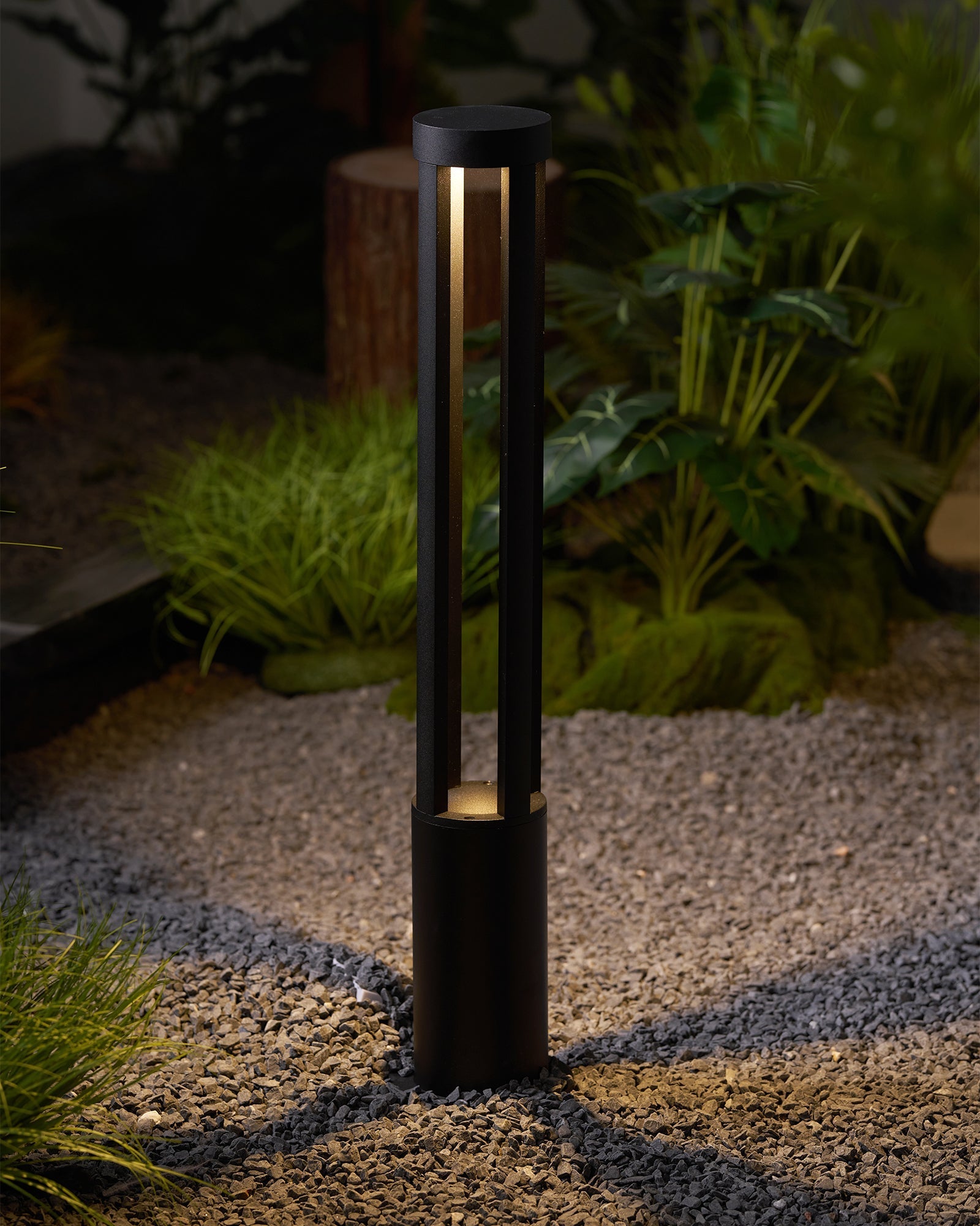 Tavi Outdoor Light Black Cylindrical Garden-Neutral Decor