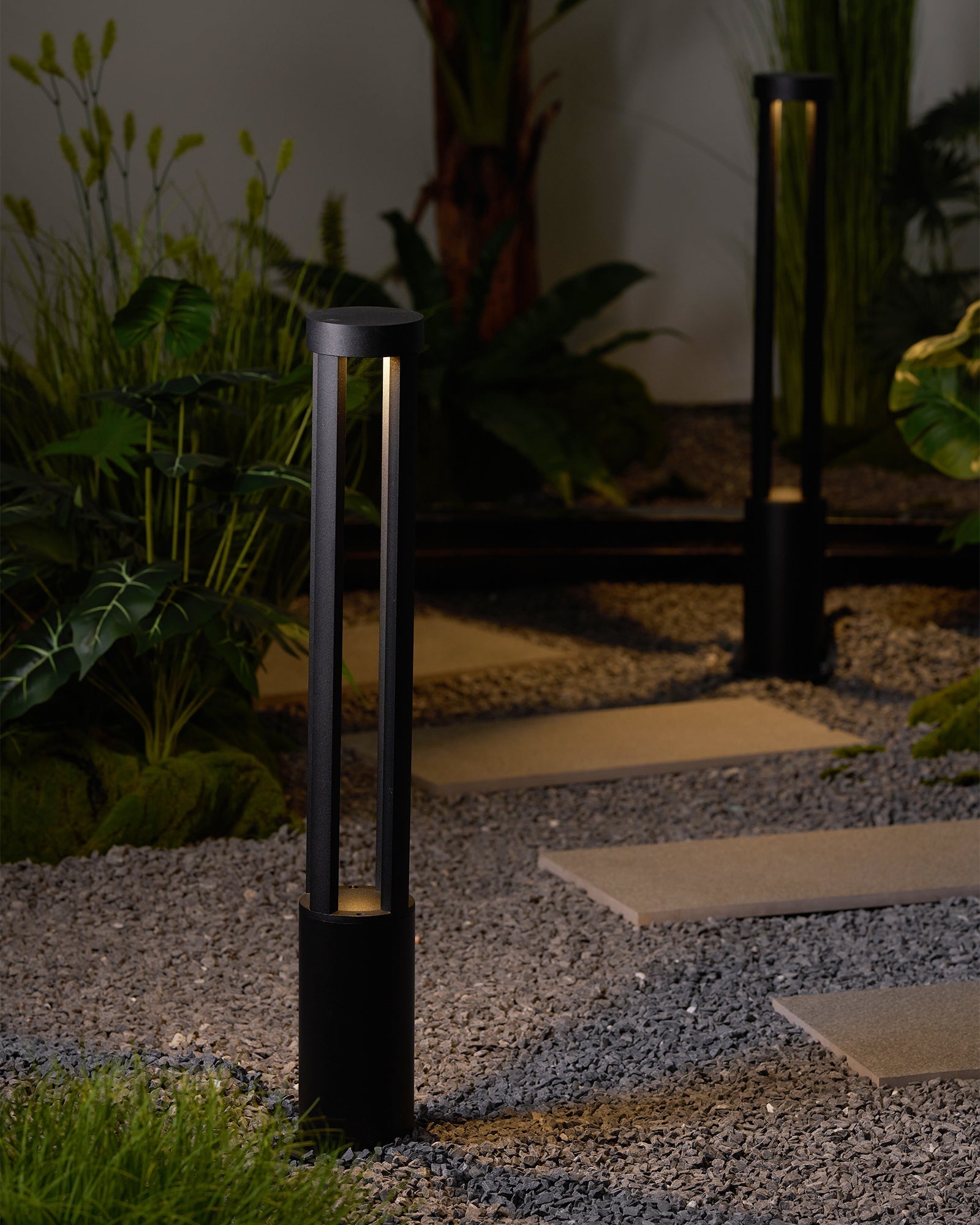 Tavi Outdoor Light Black Cylindrical Garden-Neutral Decor