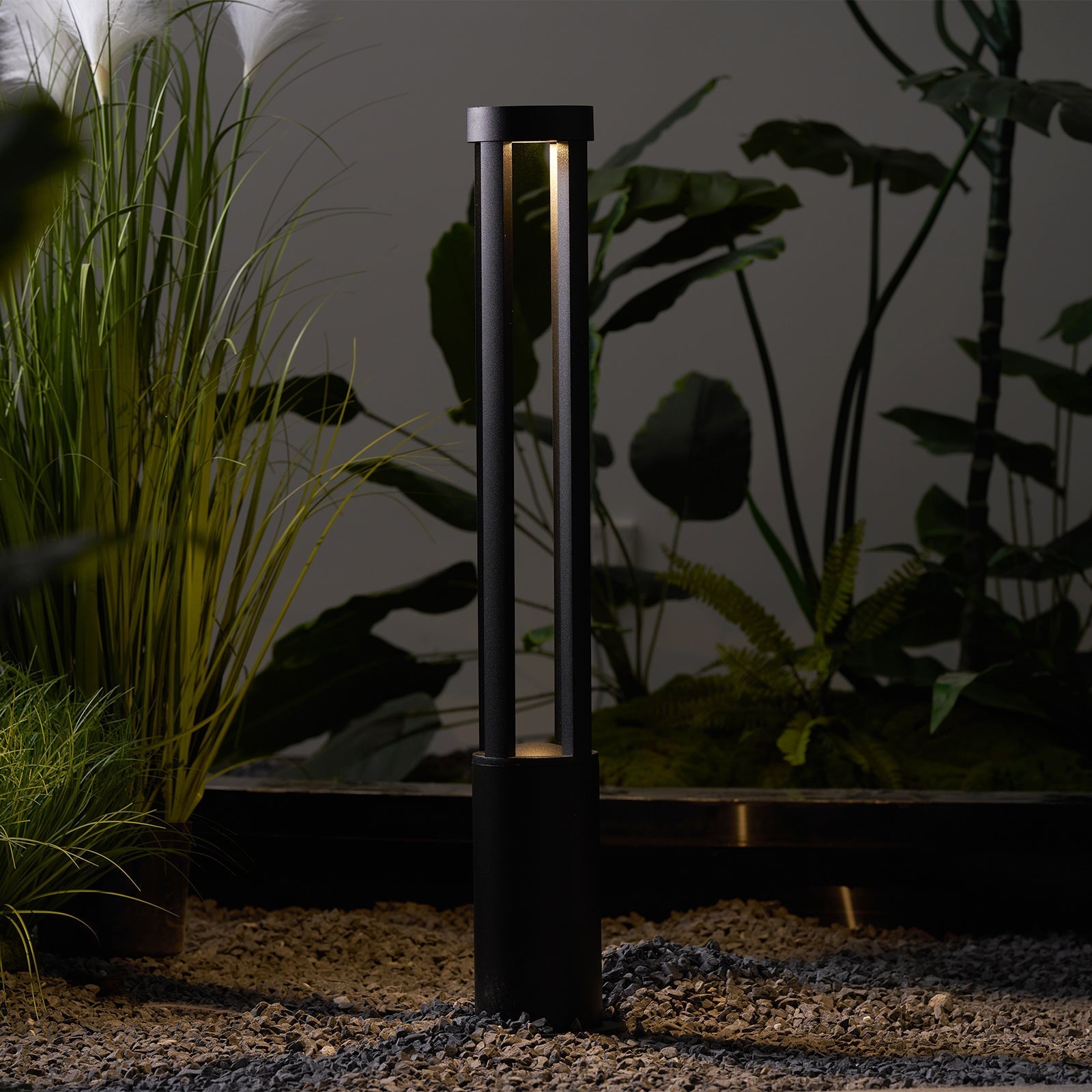 Tavi Outdoor Light Black Cylindrical Garden-Neutral Decor