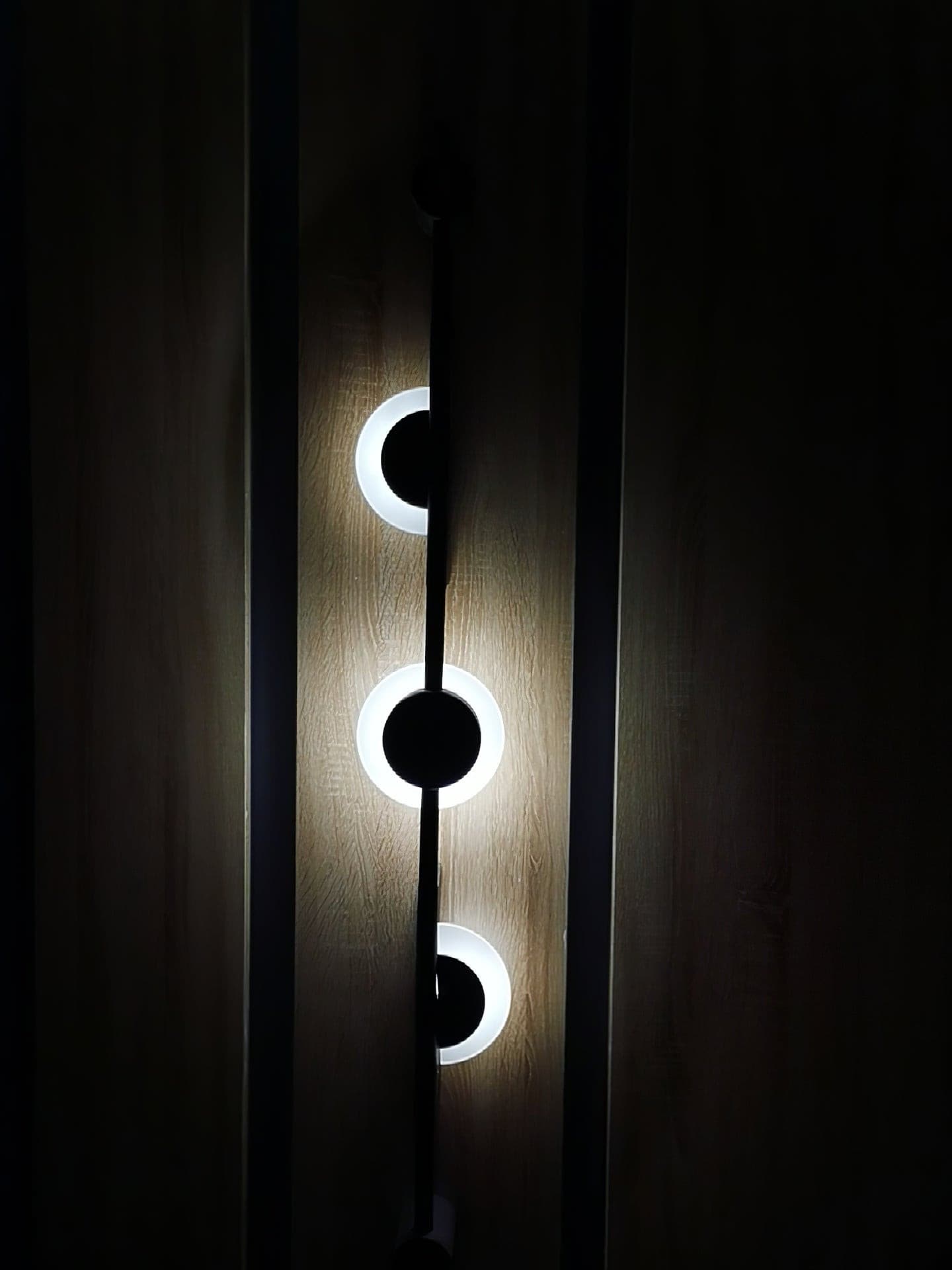 Slender Wall Lamp Alabaster Modern Minimalist