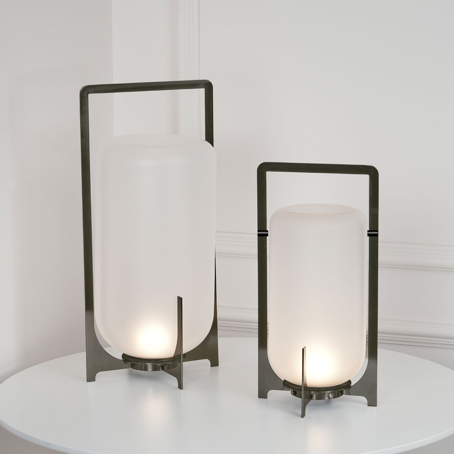 Isvyn Steel Plastic Minimalist Table Lamp-Neutral Decor