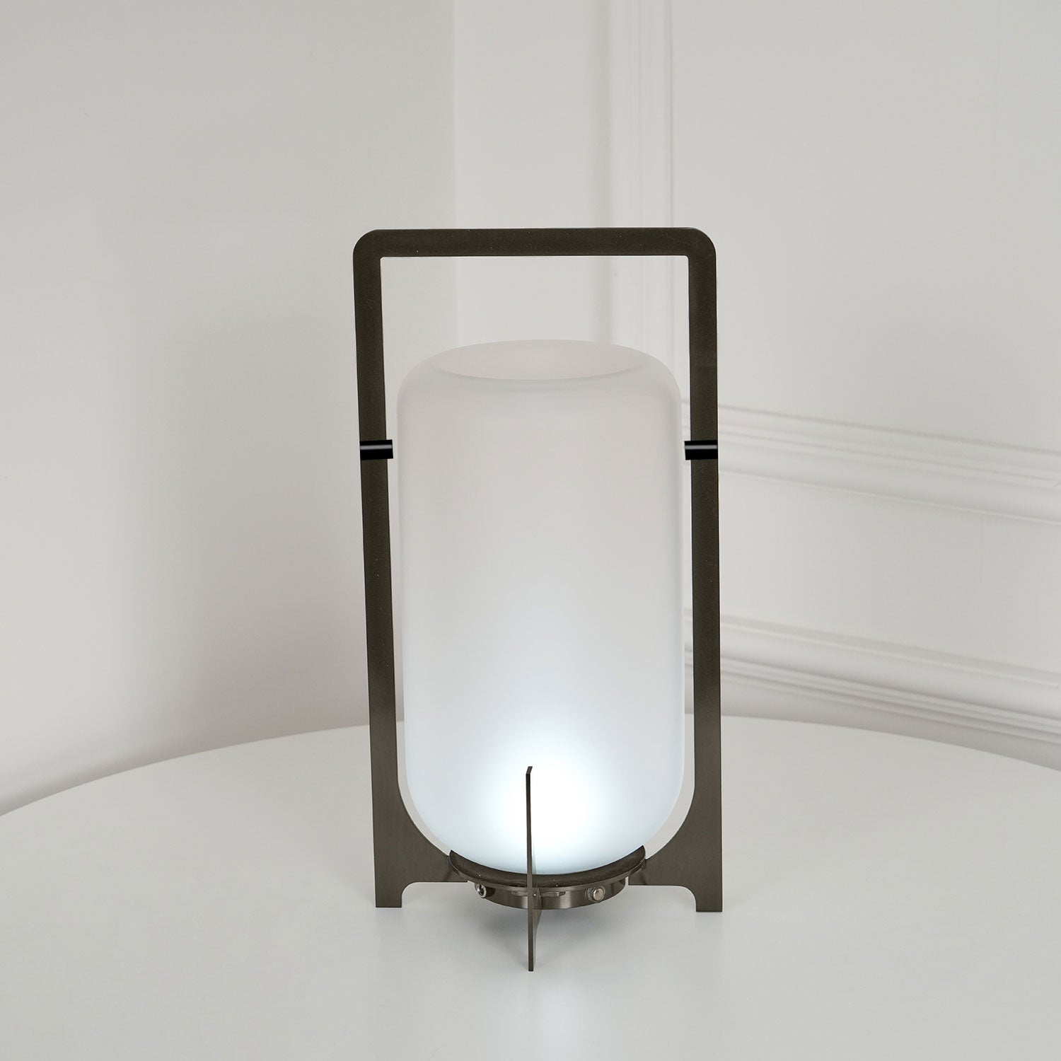 Isvyn Steel Plastic Minimalist Table Lamp-Neutral Decor