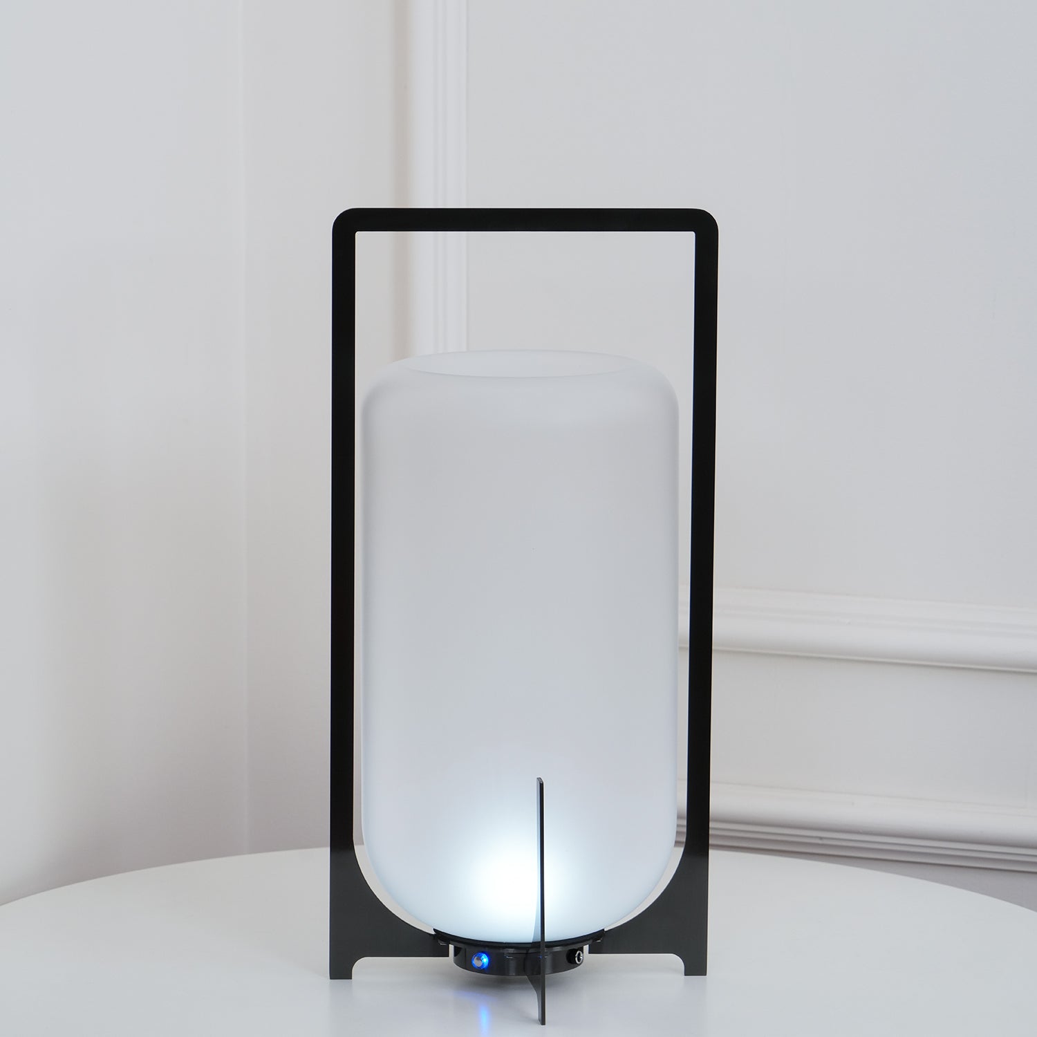Adeline Minimalist Plastic Outdoor Light-Neutral Decor
