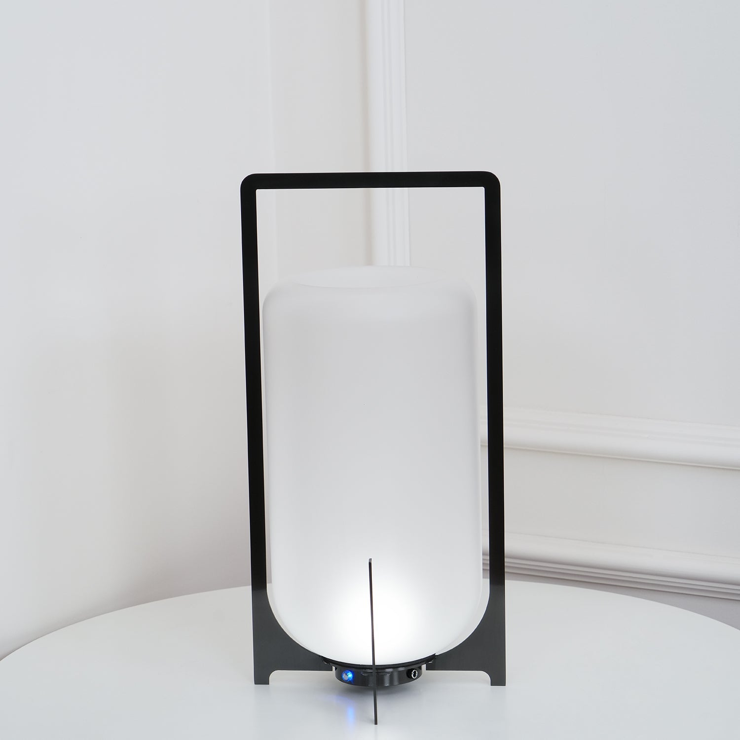 Adeline Minimalist Plastic Outdoor Light-Neutral Decor
