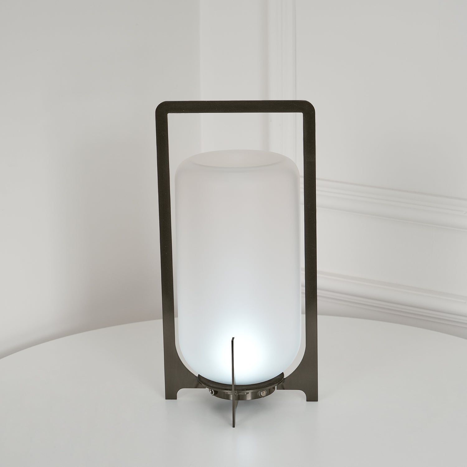 Isvyn Steel Plastic Minimalist Table Lamp-Neutral Decor