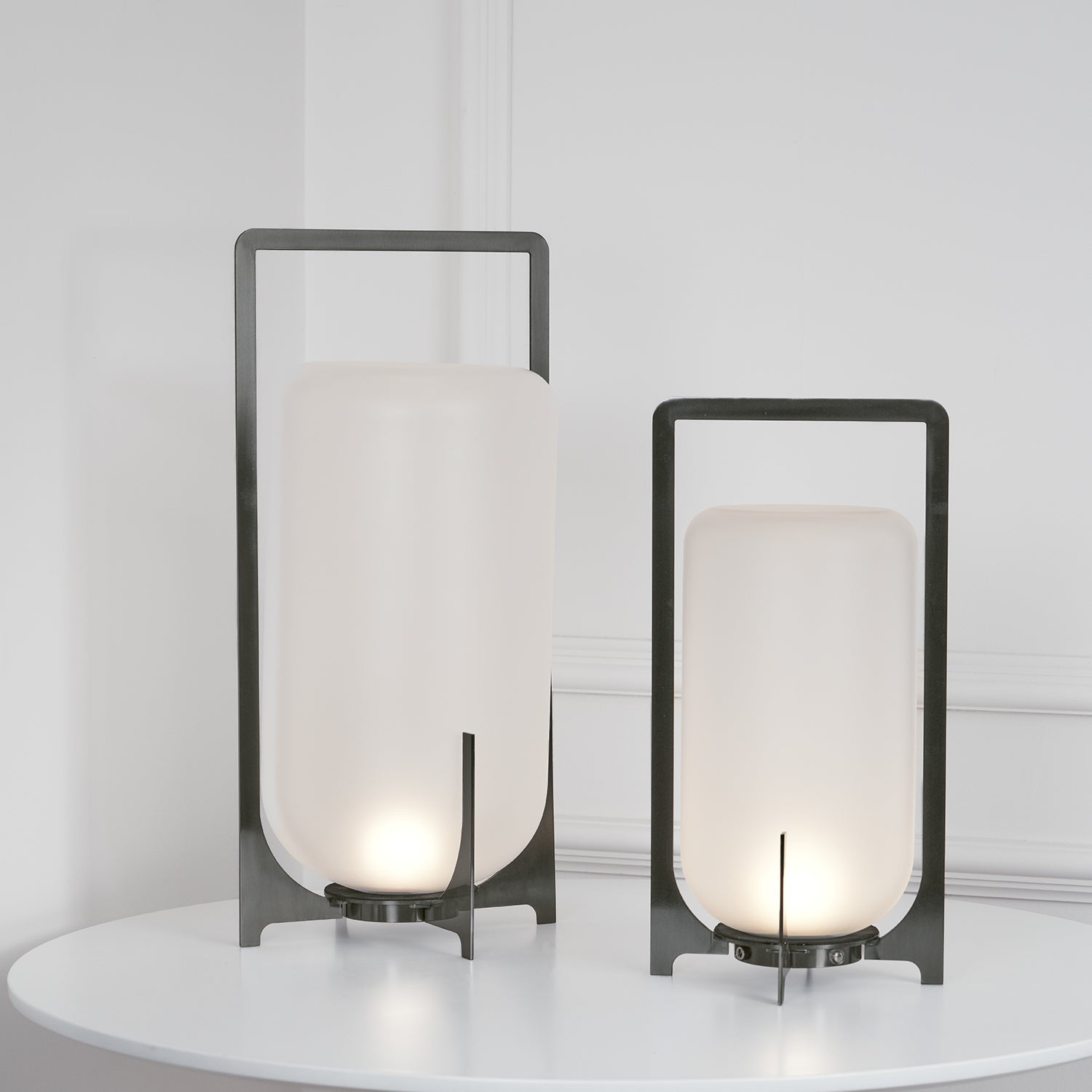 Isvyn Steel Plastic Minimalist Table Lamp-Neutral Decor