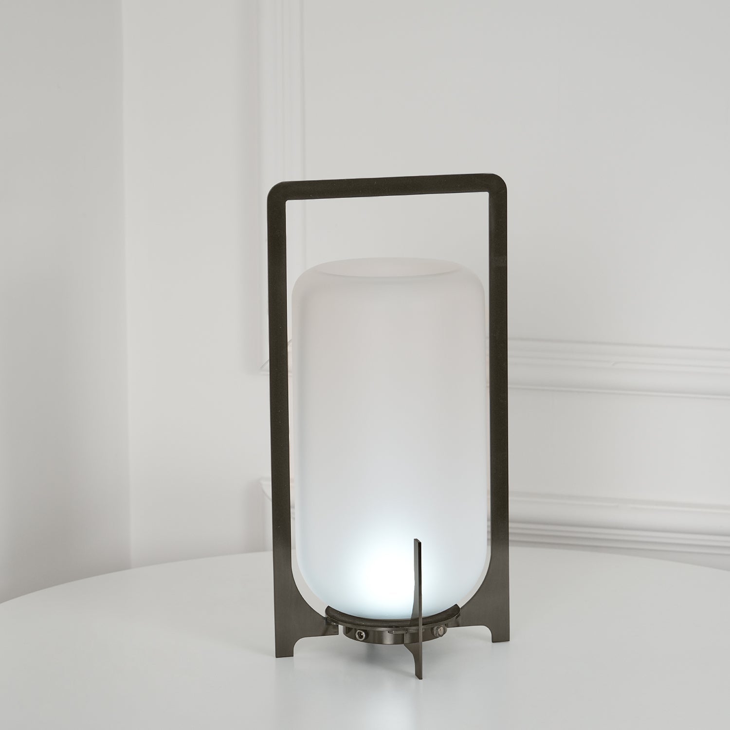 Isvyn Steel Plastic Minimalist Table Lamp-Neutral Decor