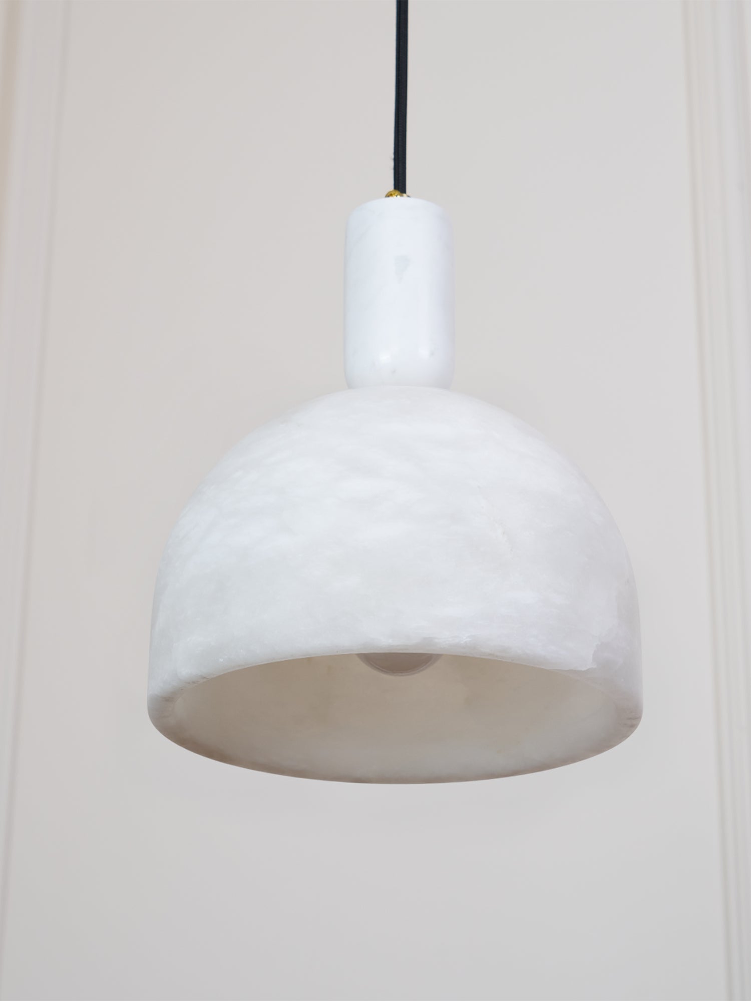 Leda Minimalist Alabaster Pendant Light-Neutral Decor