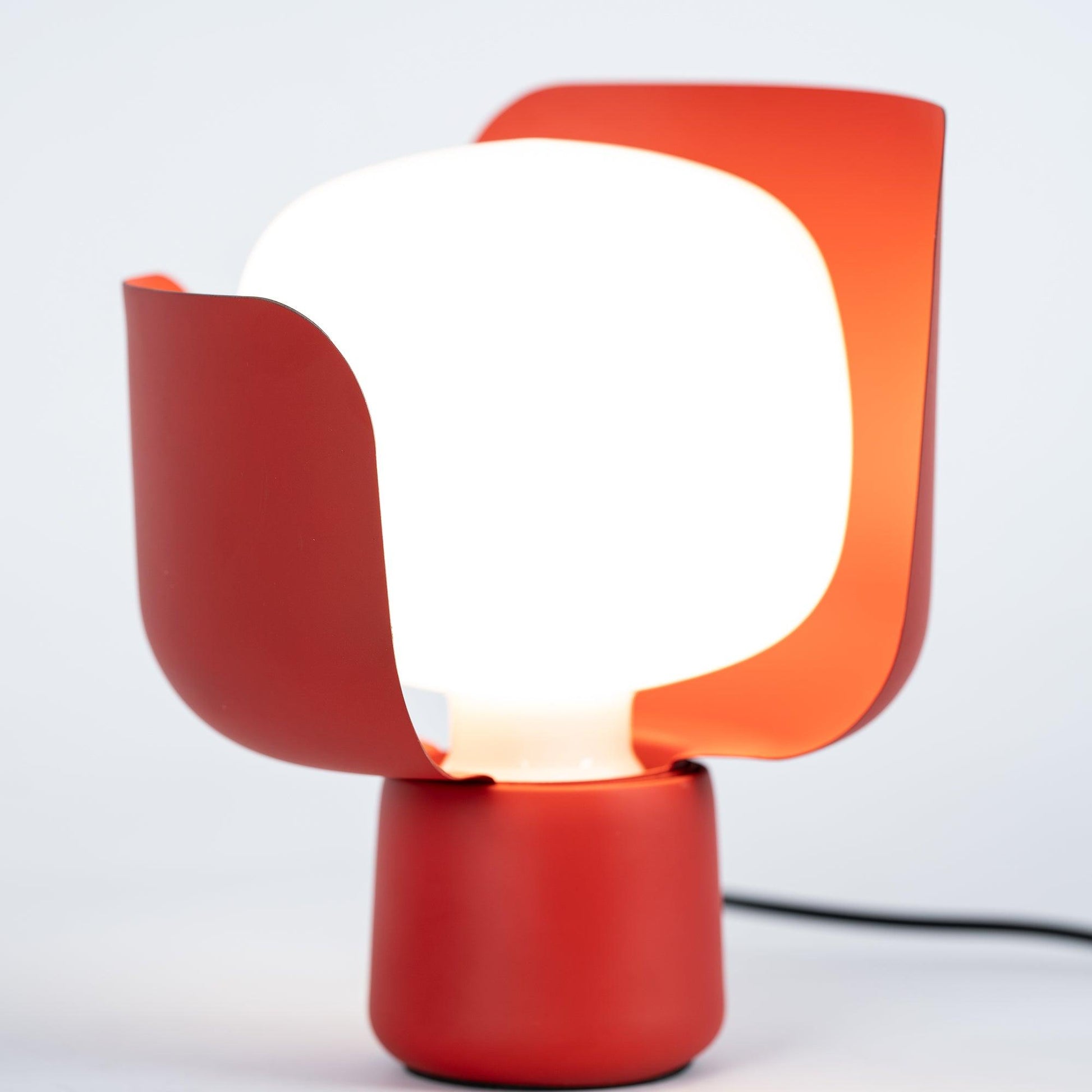 Zuri Plastic Minimalist Table Lamp-Neutral Decor