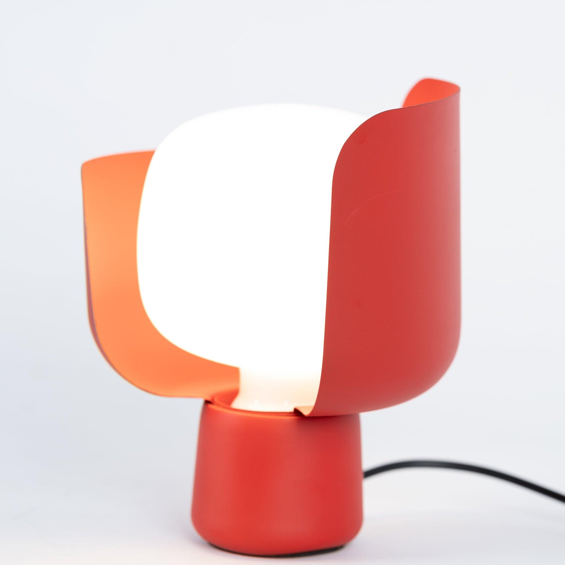 Zuri Plastic Minimalist Table Lamp-Neutral Decor