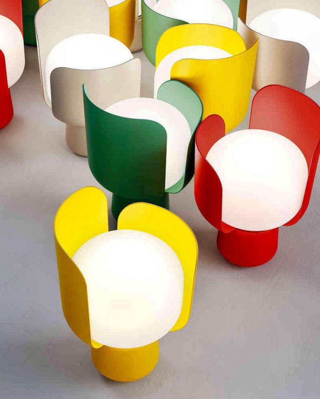 Zuri Plastic Minimalist Table Lamp-Neutral Decor